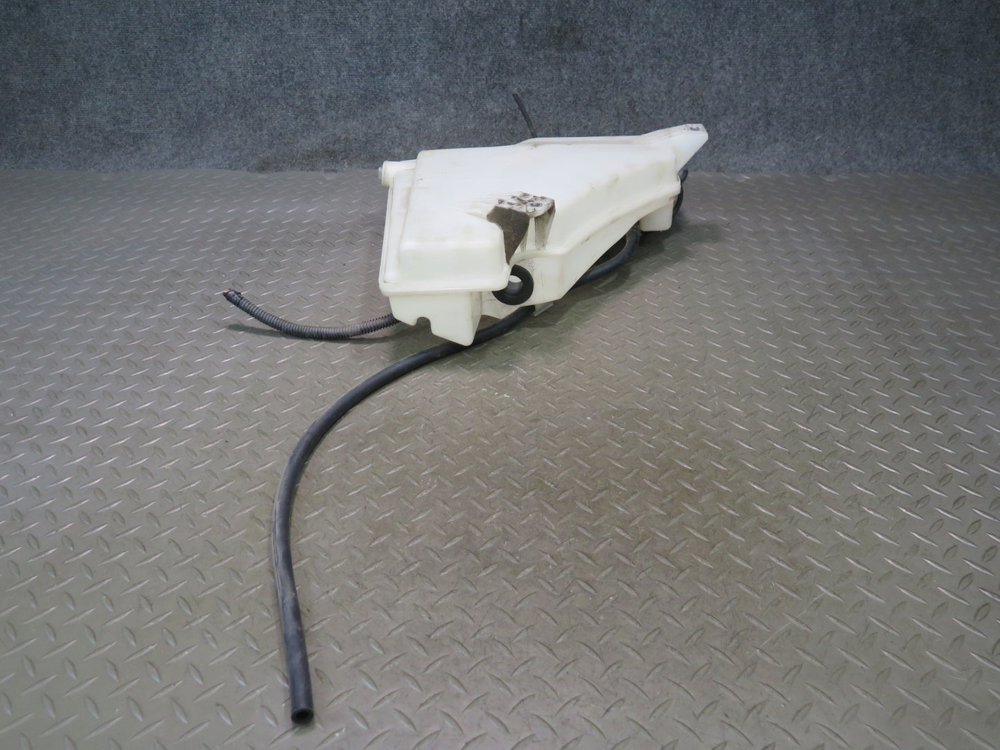 2011-2018 Porsche Cayenne 958 Windshield Washer Fluid Reservoir Tank w Pump