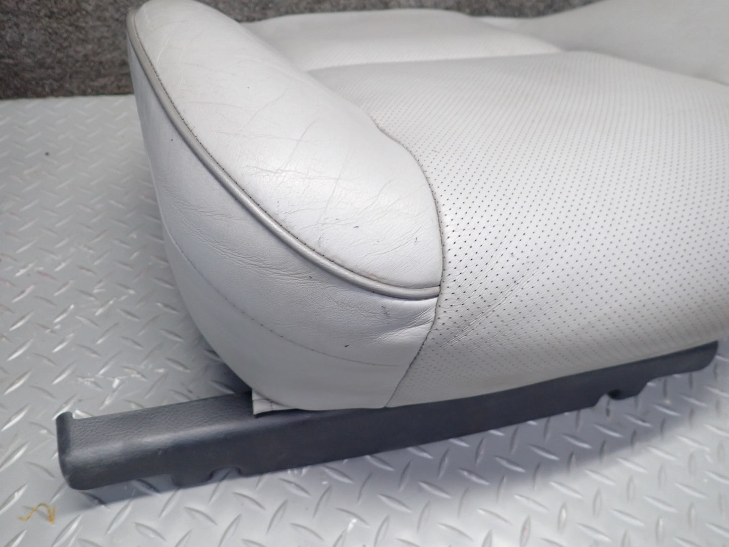 01-05 Lexus JCE10L IS300 Front Right Seat Lower Leather Cushion Gray OEM