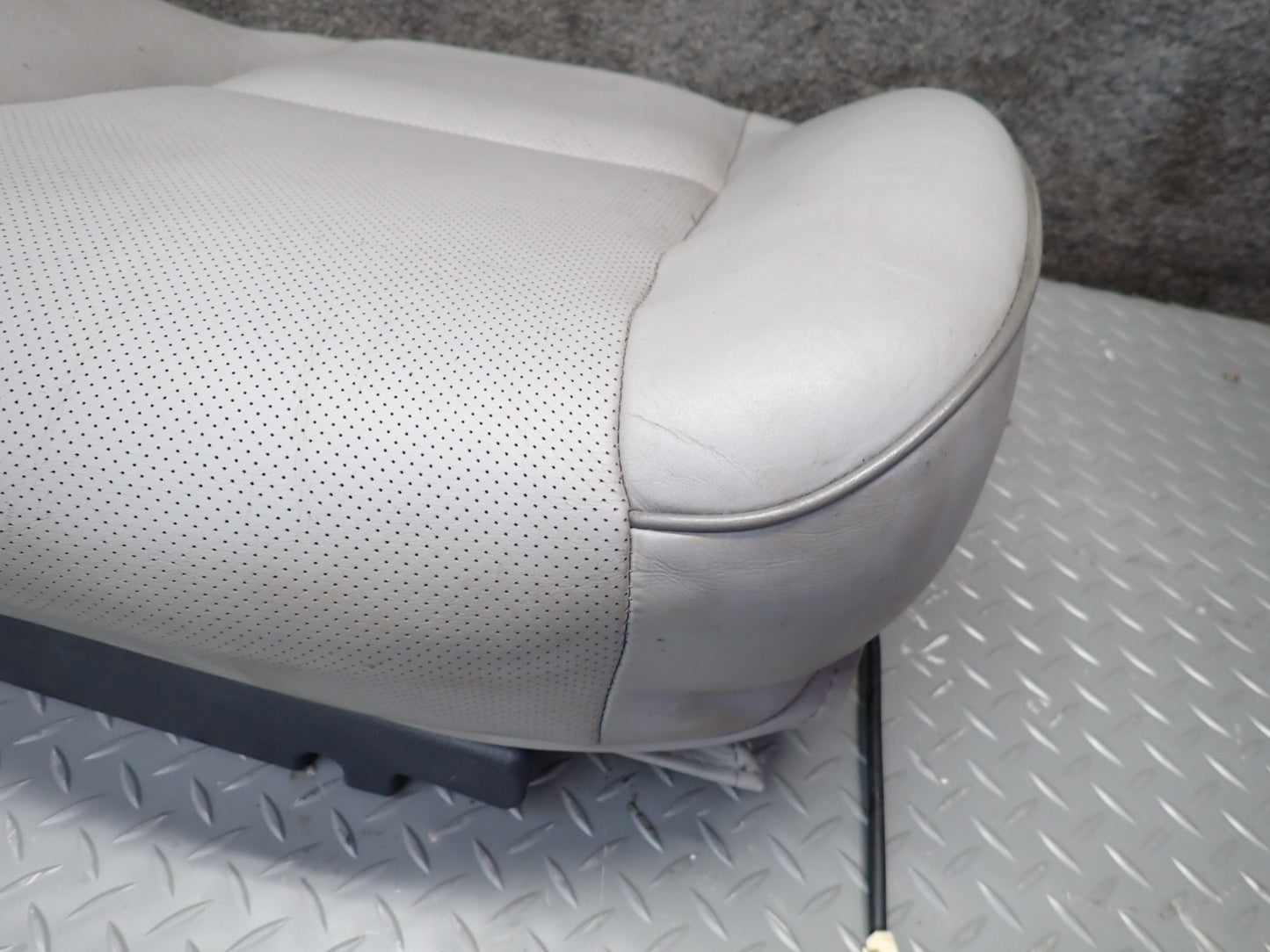 01-05 Lexus JCE10L IS300 Front Right Seat Lower Leather Cushion Gray OEM