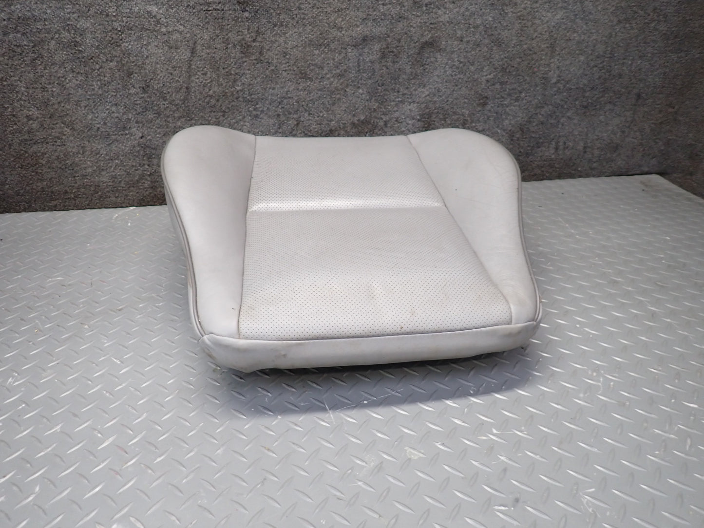 01-05 Lexus JCE10L IS300 Front Right Seat Lower Leather Cushion Gray OEM