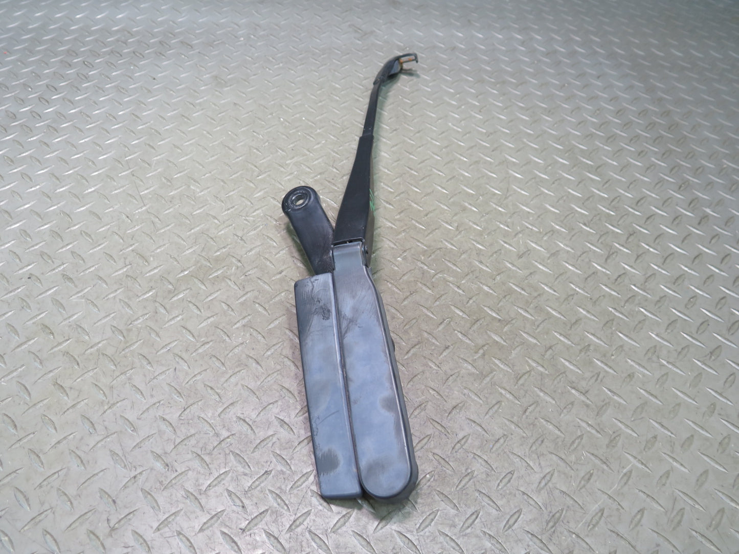 2011-2018 Porsche Cayenne 958 Front Left & Right Windshield Wiper Arm Set of 2