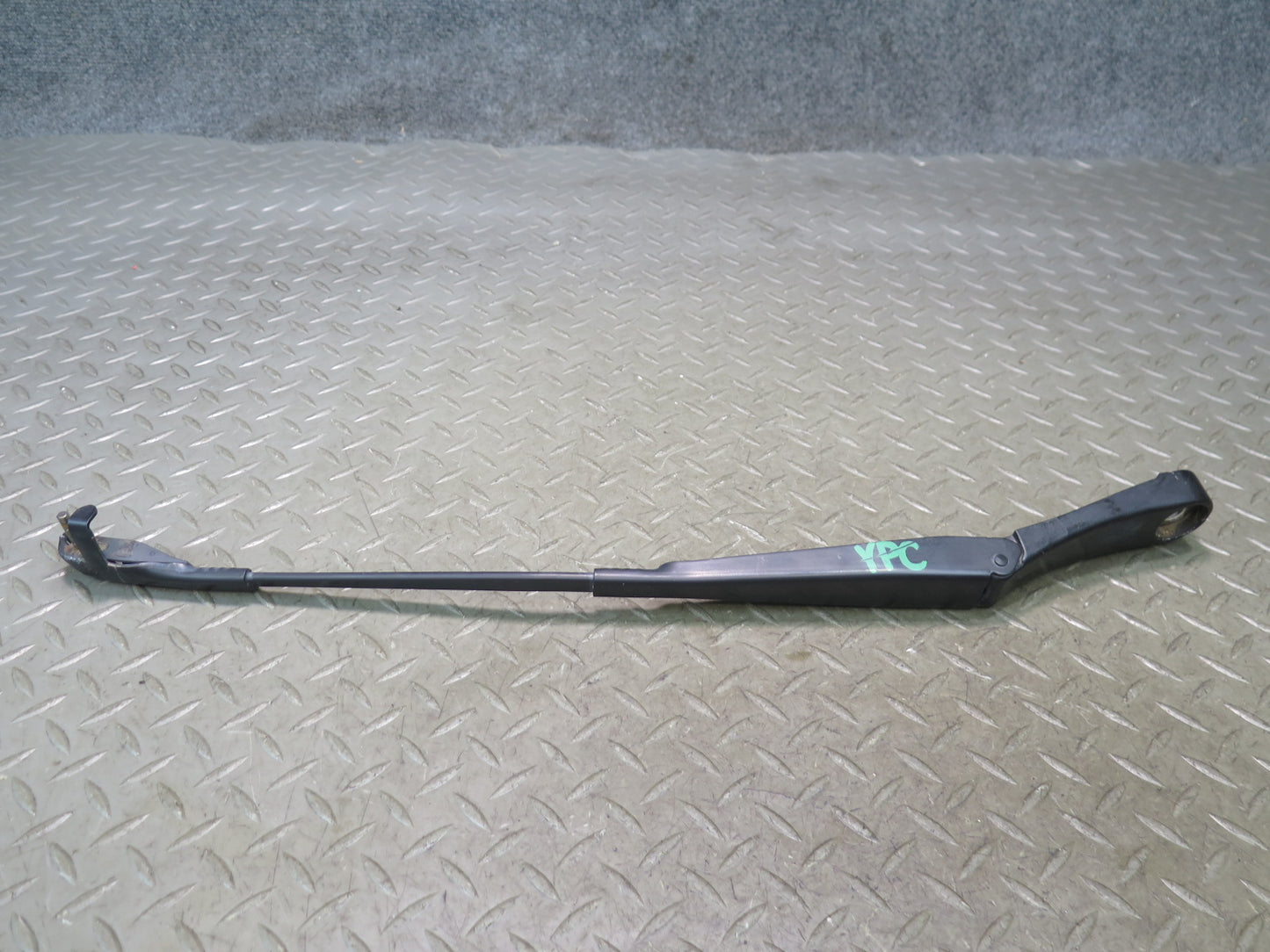 2011-2018 Porsche Cayenne 958 Front Left & Right Windshield Wiper Arm Set of 2