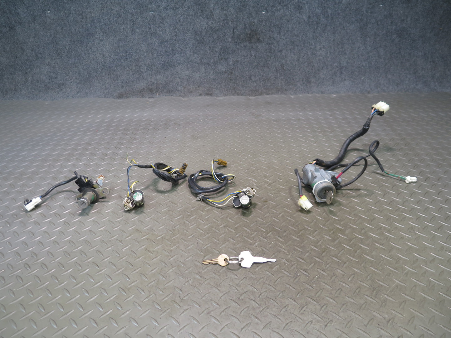 93-96 Nissan Z32 300ZX Convert M/T Ignition Switch Door Trunk Lock KEY Set OEM