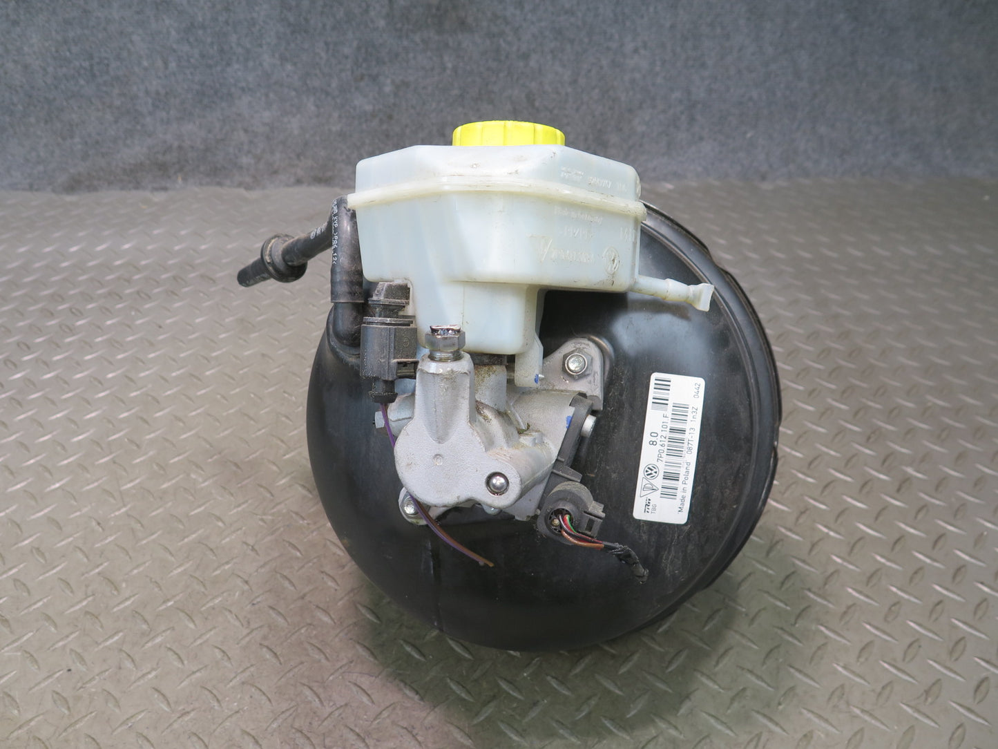 2011-2014 Porsche Cayenne 958 Brake Master Cylinder Booster Fluid Reservoir Tank