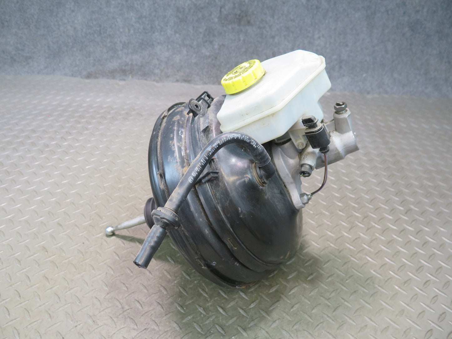 2011-2014 Porsche Cayenne 958 Brake Master Cylinder Booster Fluid Reservoir Tank