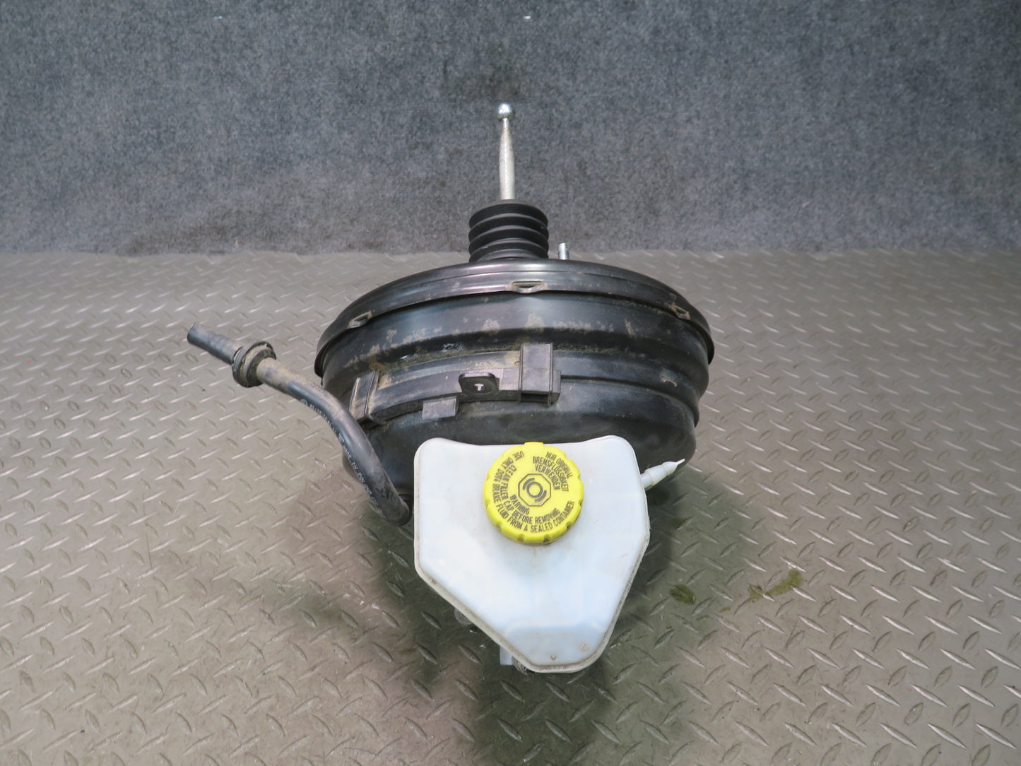 2011-2014 Porsche Cayenne 958 Brake Master Cylinder Booster Fluid Reservoir Tank