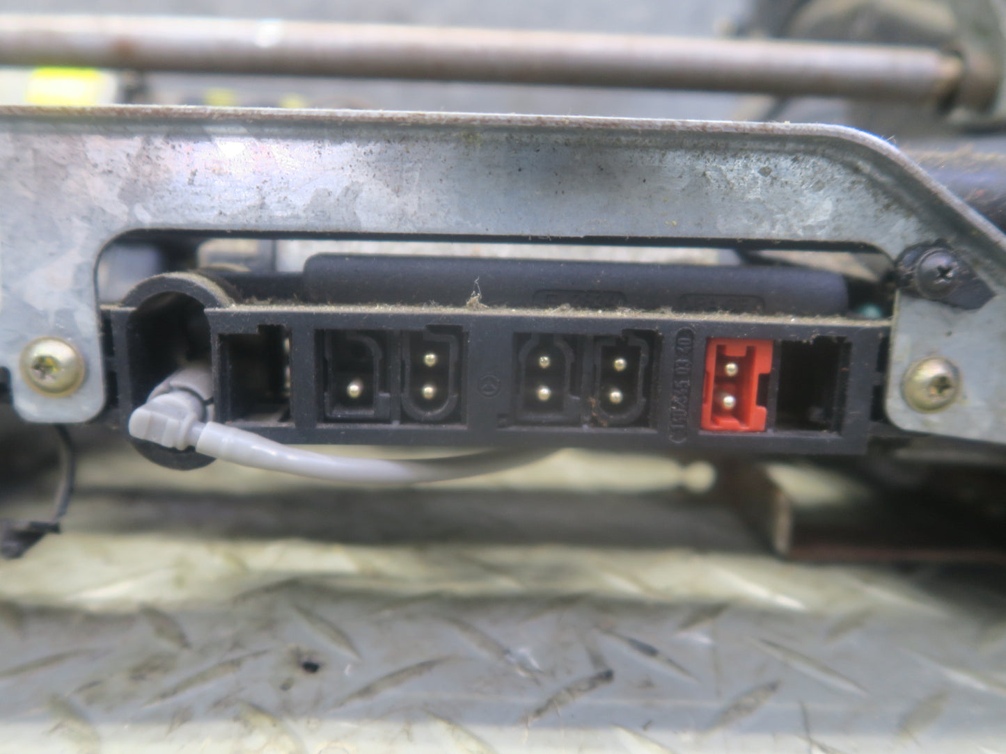 94-99 Mercedes W140 S500 Front Left Seat Lower Frame Track Rail w Motors OEM