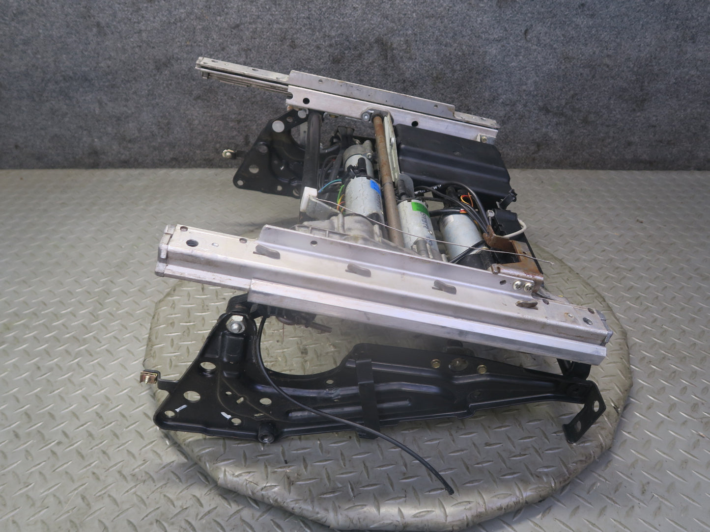 94-99 Mercedes W140 S500 Front Left Seat Lower Frame Track Rail w Motors OEM