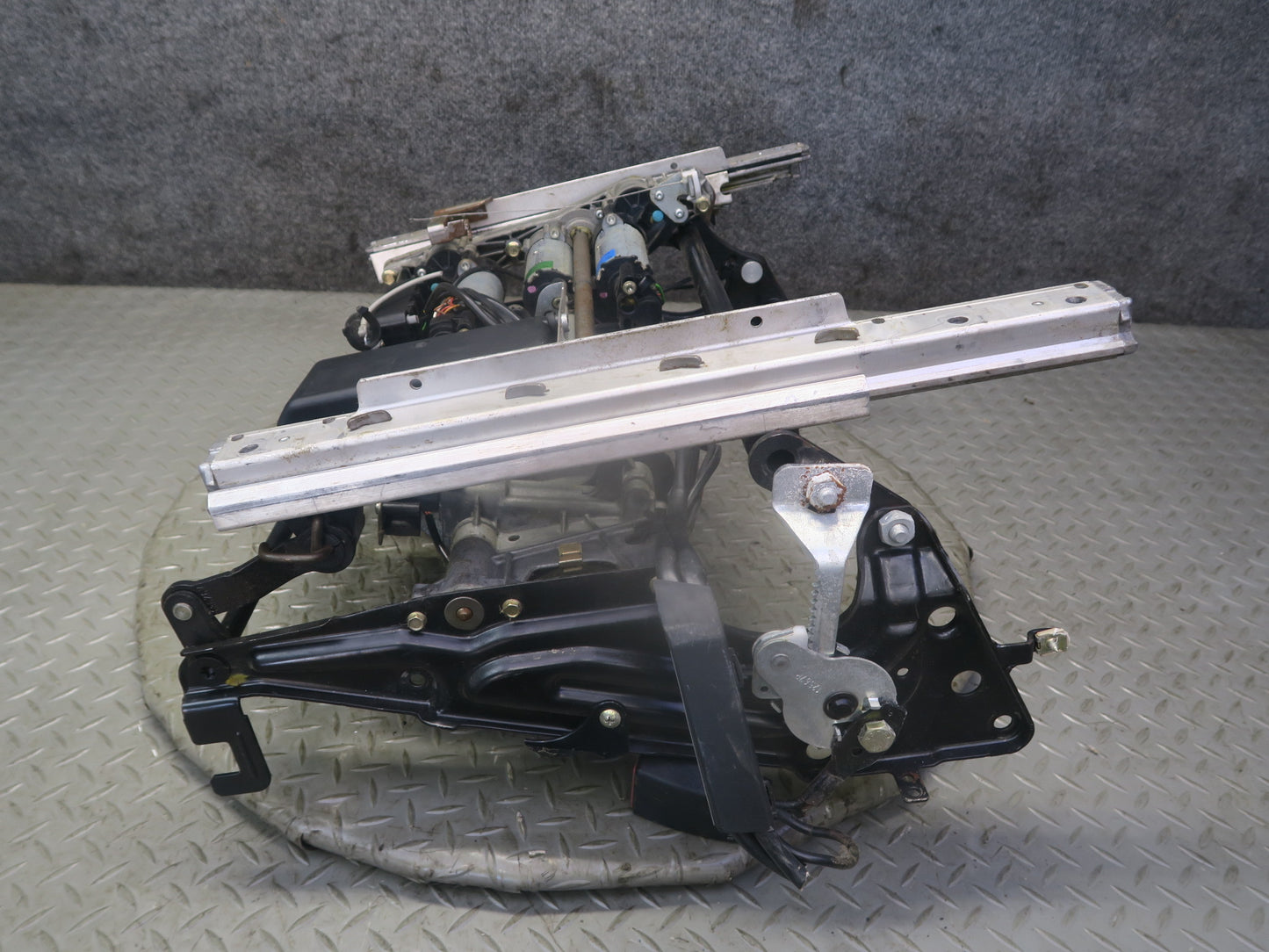 94-99 Mercedes W140 S500 Front Left Seat Lower Frame Track Rail w Motors OEM