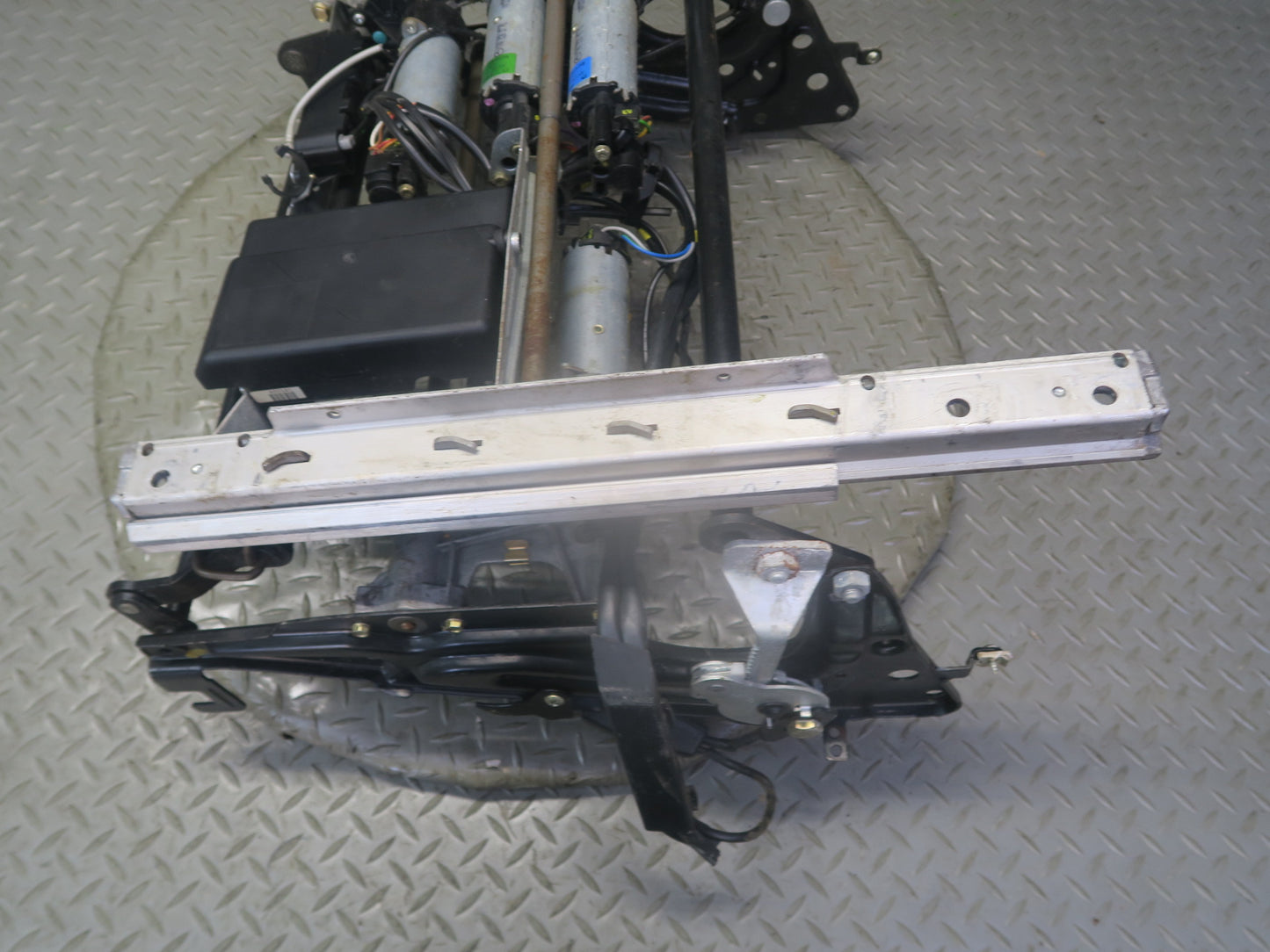 94-99 Mercedes W140 S500 Front Left Seat Lower Frame Track Rail w Motors OEM