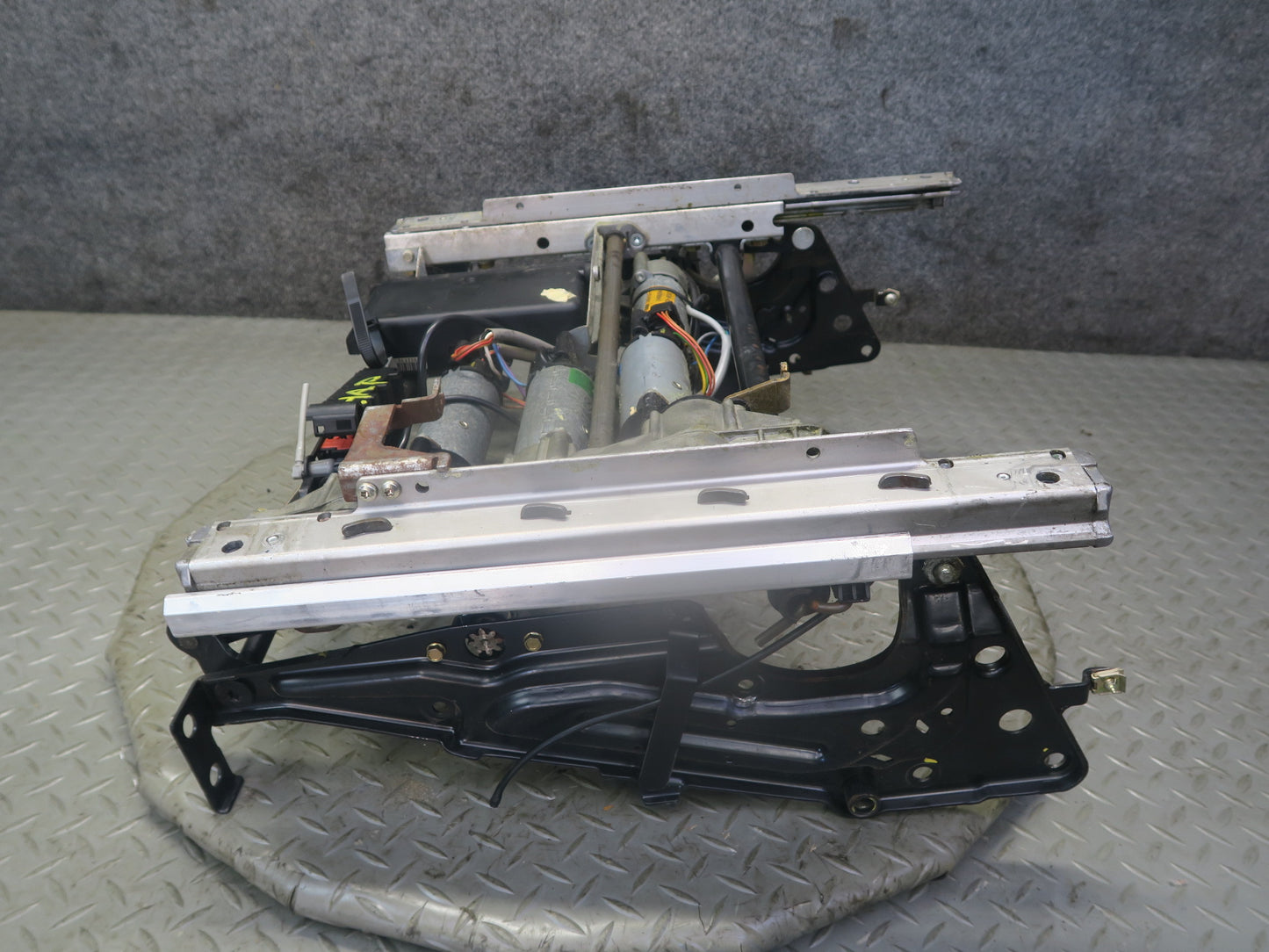 94-99 Mercedes W140 S500 Front Right Seat Lower Frame Track Rail w Motors OEM