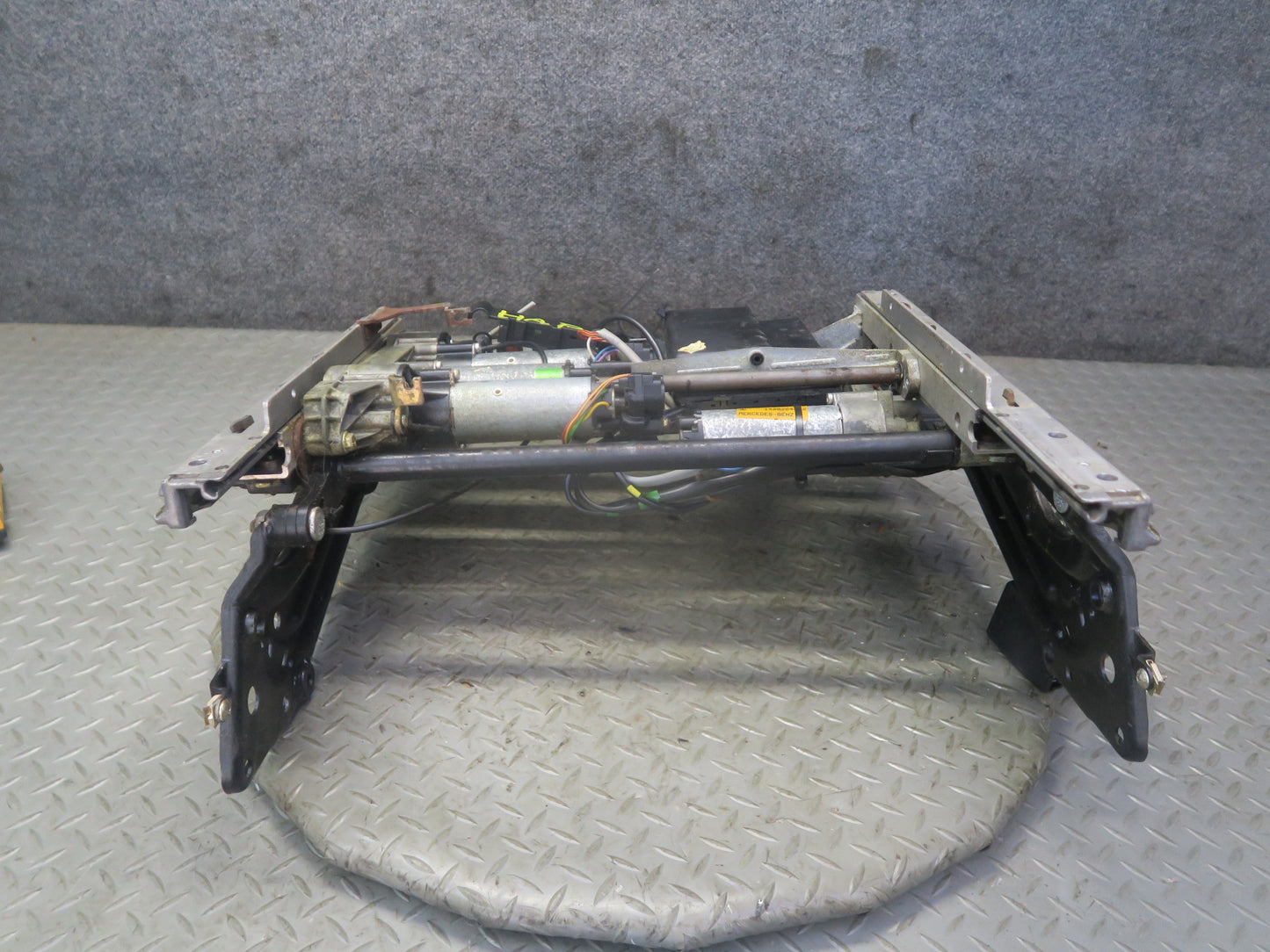 94-99 Mercedes W140 S500 Front Right Seat Lower Frame Track Rail w Motors OEM