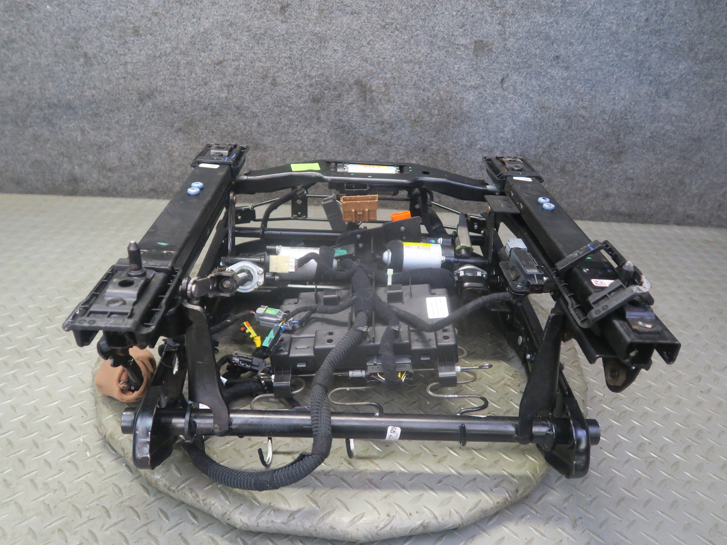 2014-2021 Maserati Quattroporte M156 Front Left Driver Side Seat Frame Rail