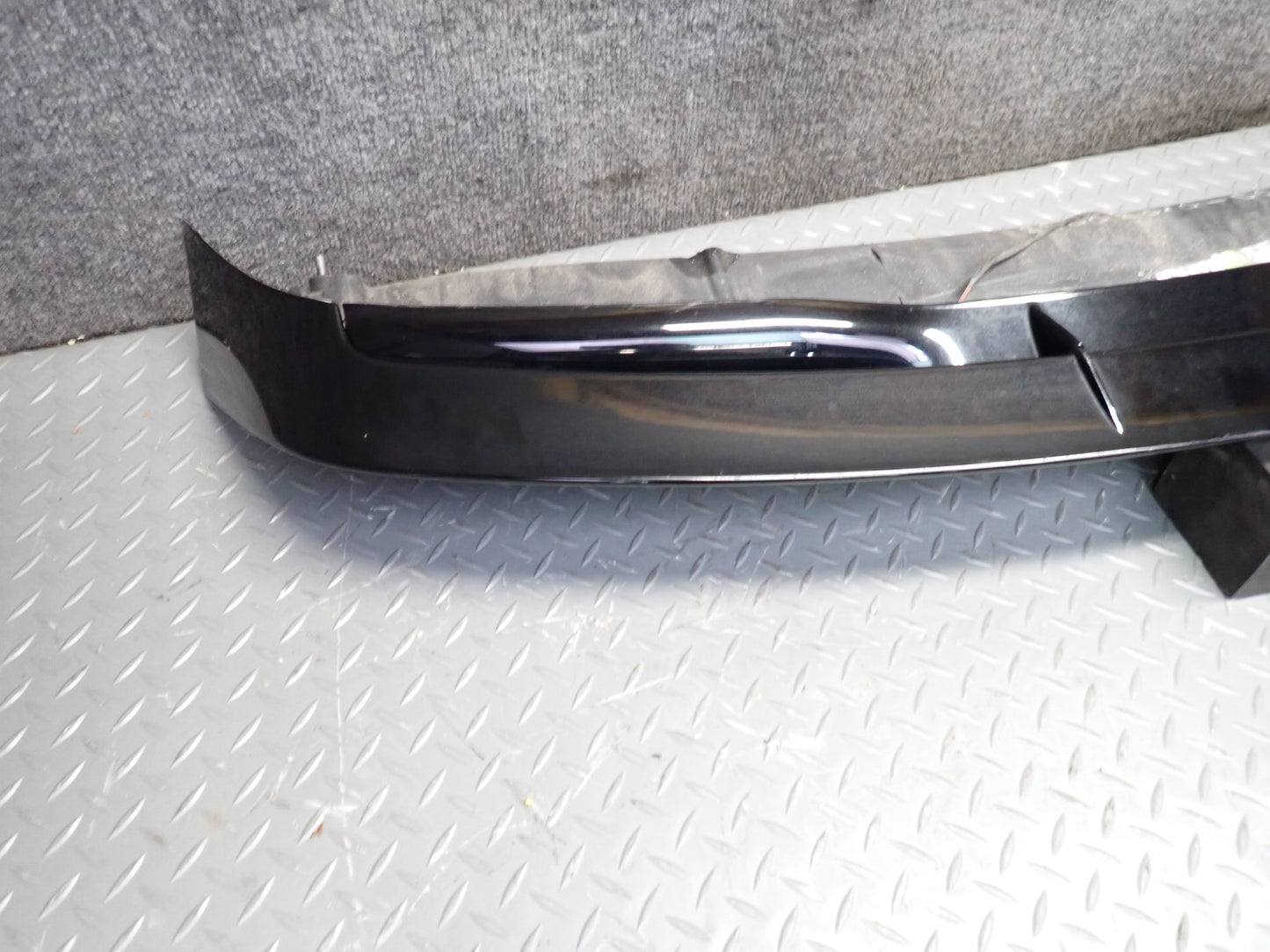 2013-2014 Porsche Cayenne 958 GTS Rear Tailgate Liftgate Spoiler w Brake Light
