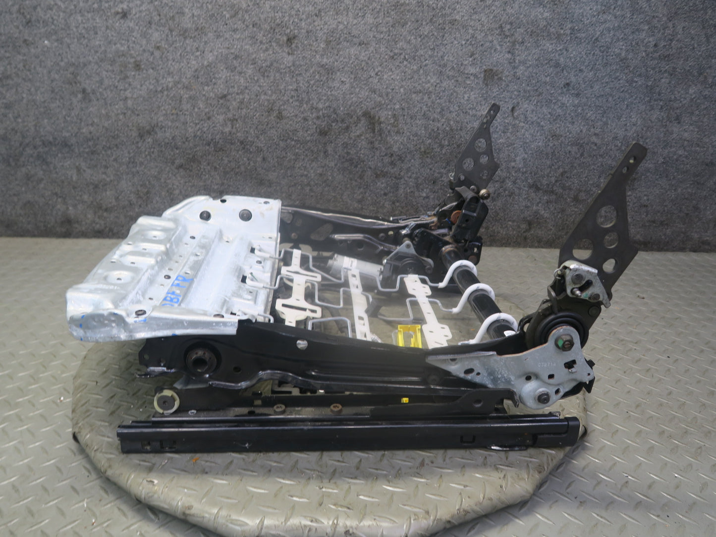 2015-2020 BMW F82 M4 Front Right Side Seat Lower Frame Rail Track W/ Motors