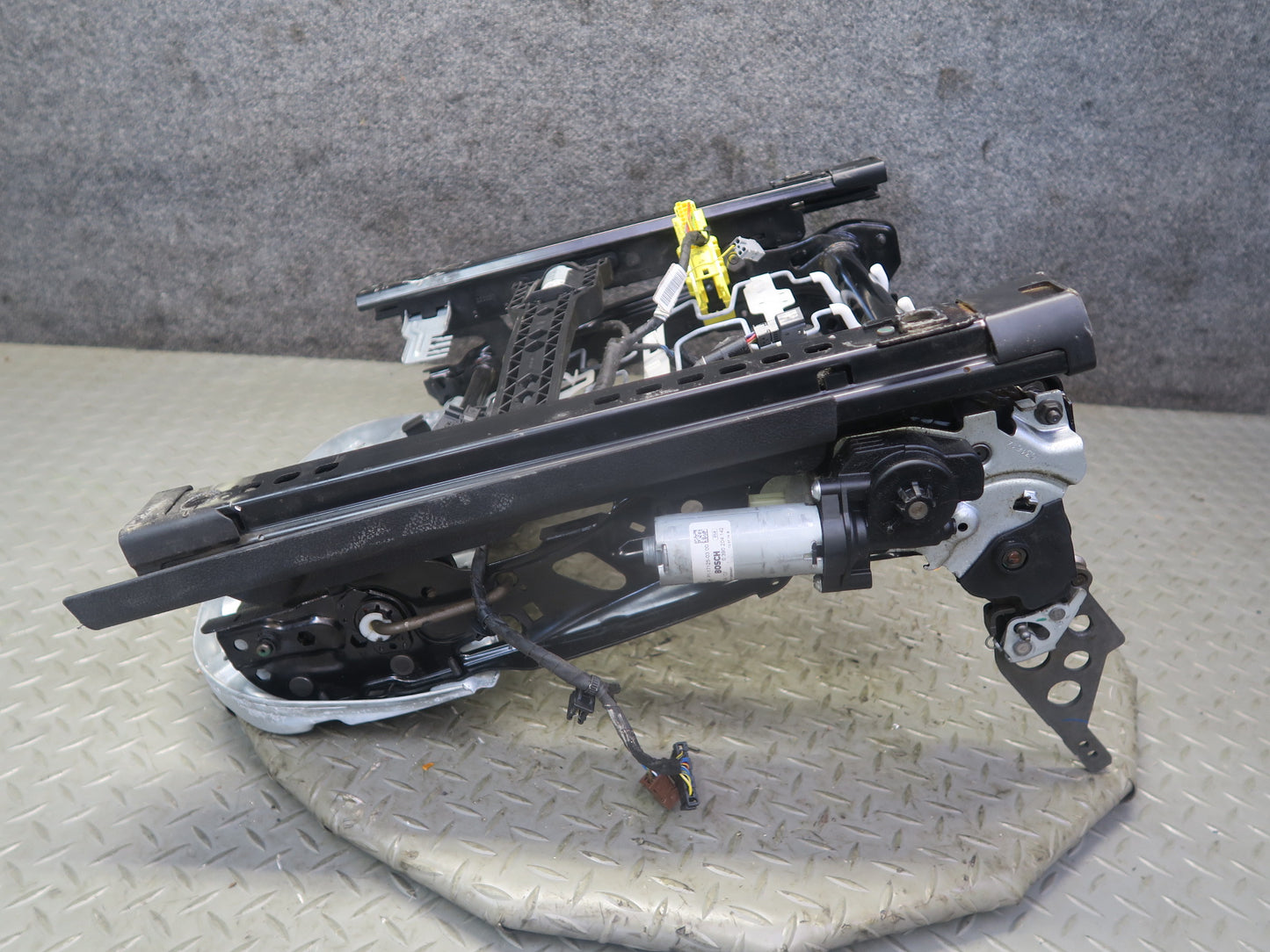 2015-2020 BMW F82 M4 Front Right Side Seat Lower Frame Rail Track W/ Motors