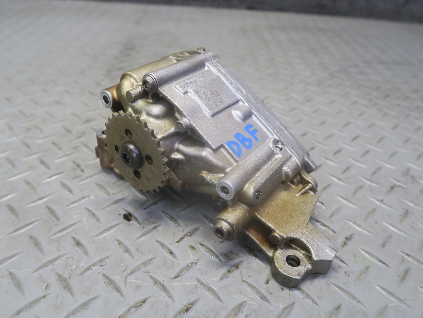 2015-2020 BMW F82 F83 M4 S55 Engine Motor Oil Fluid Pump