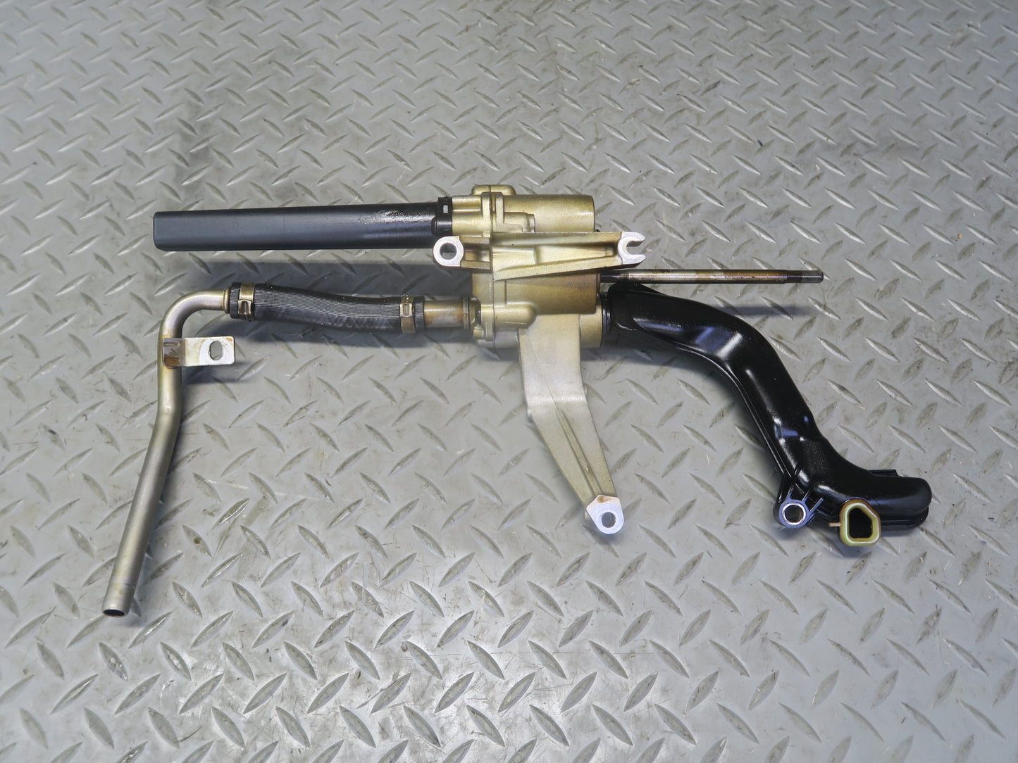 2015-2020 BMW F82 F83 M4 S55 Engine Motor Oil Suction Pump