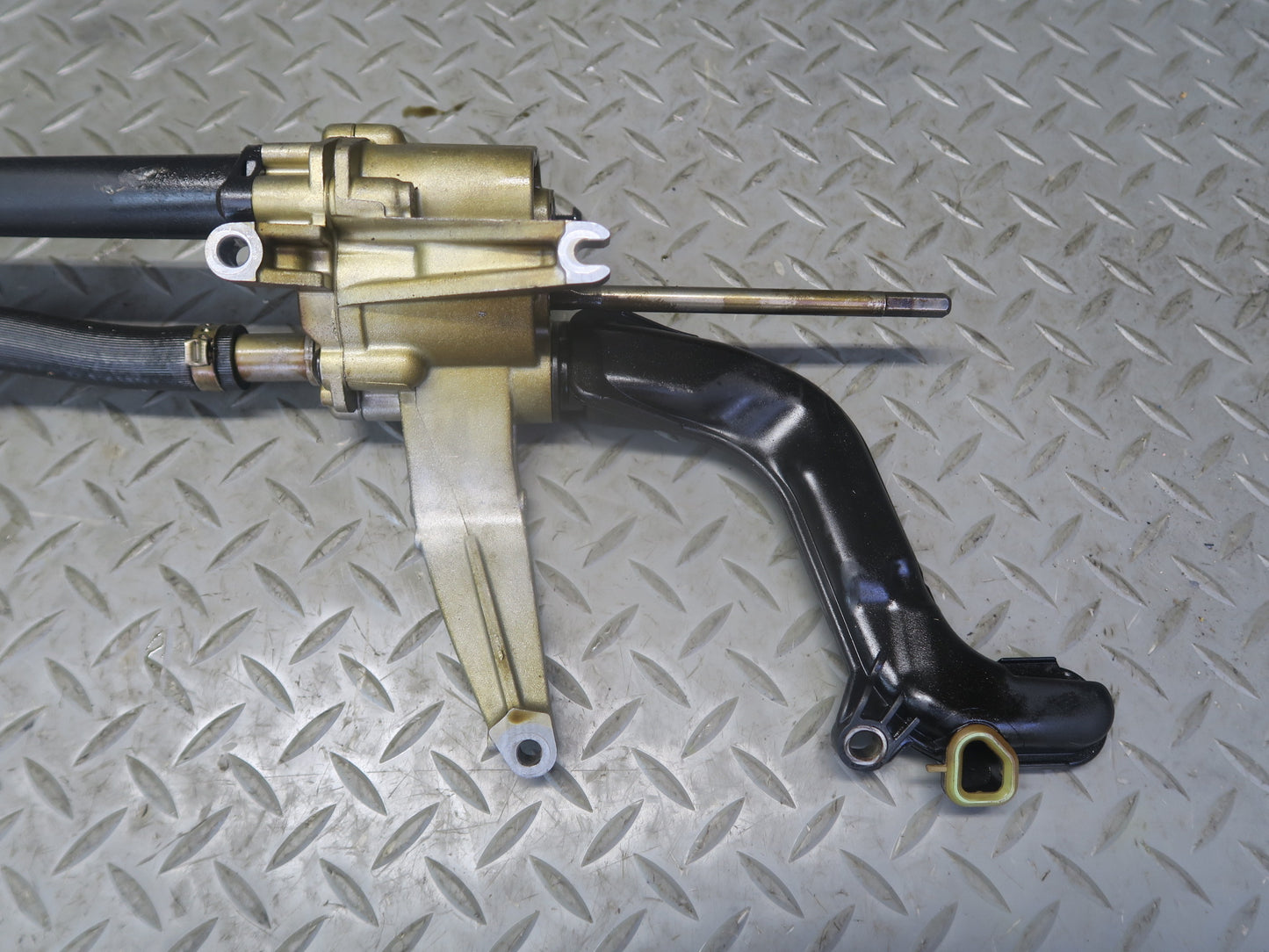 2015-2020 BMW F82 F83 M4 S55 Engine Motor Oil Suction Pump