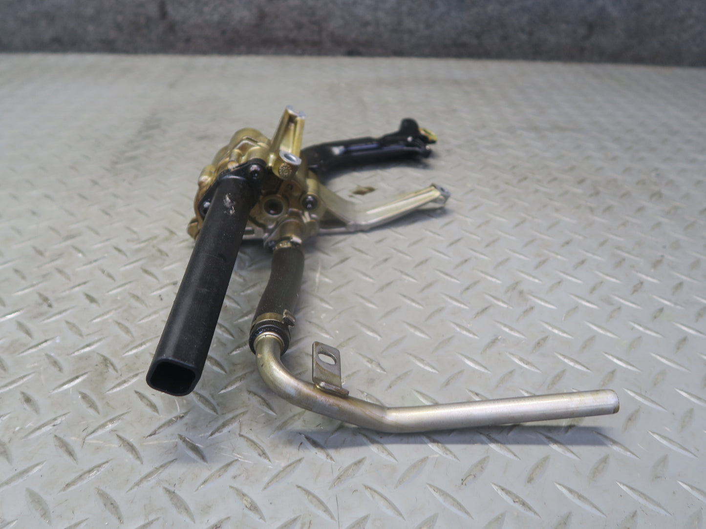 2015-2020 BMW F82 F83 M4 S55 Engine Motor Oil Suction Pump