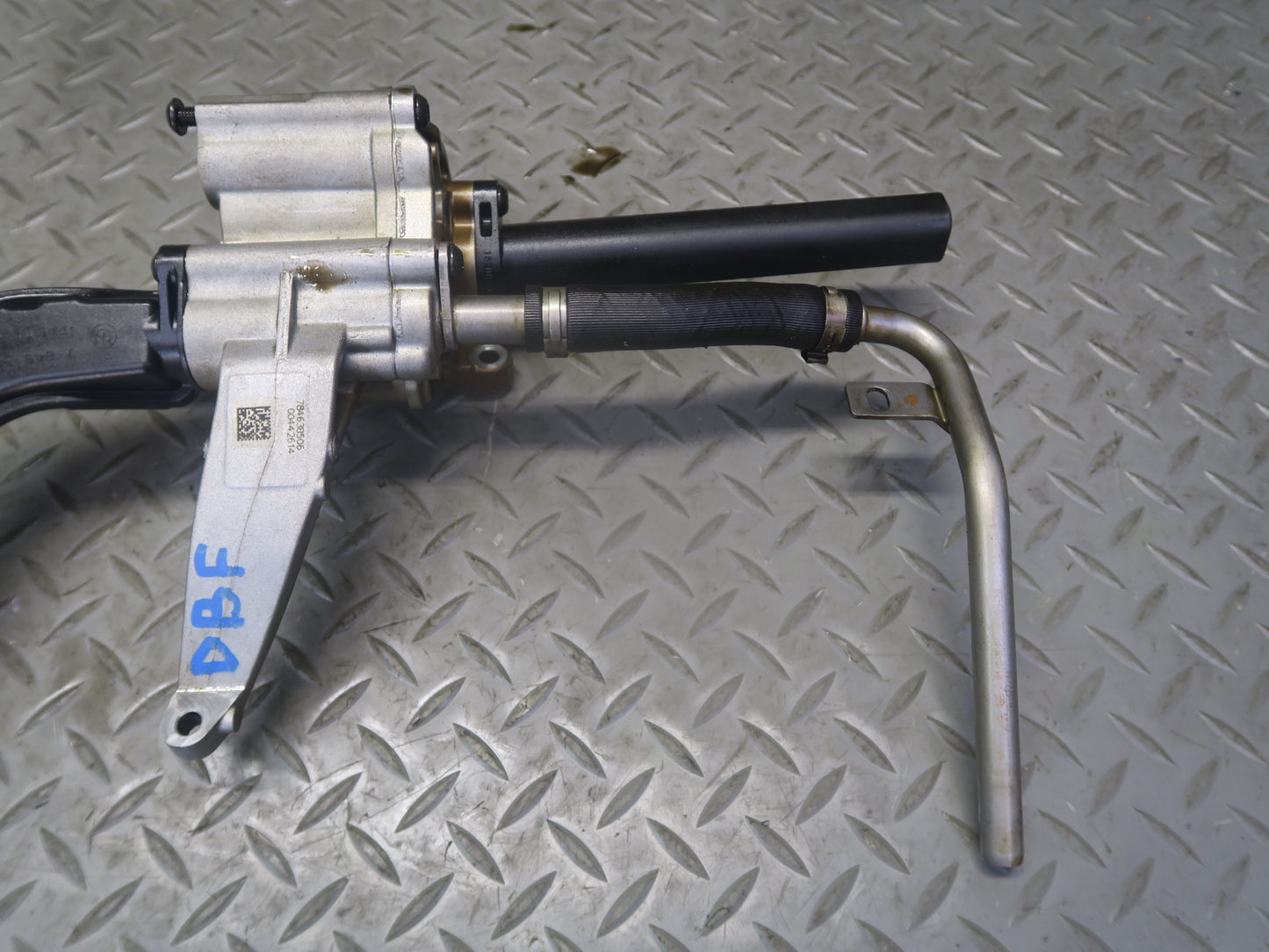 2015-2020 BMW F82 F83 M4 S55 Engine Motor Oil Suction Pump