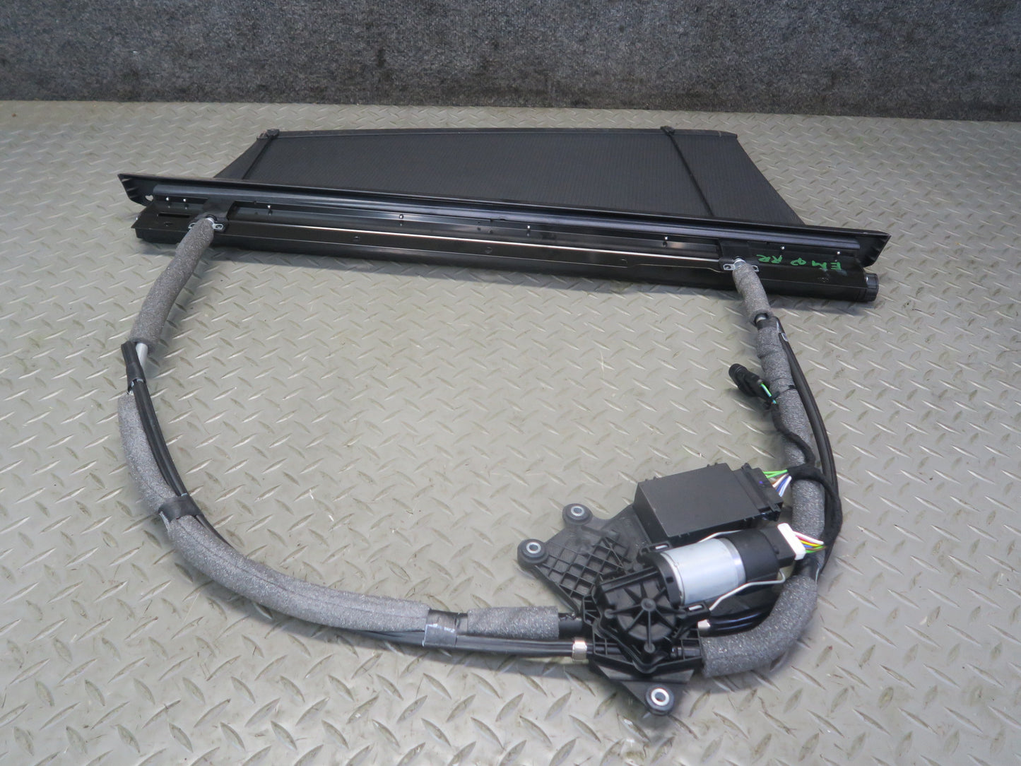 2014-2021 Maserati Quattroporte M156 Rear Right Pass Side Door Window Sun Shade
