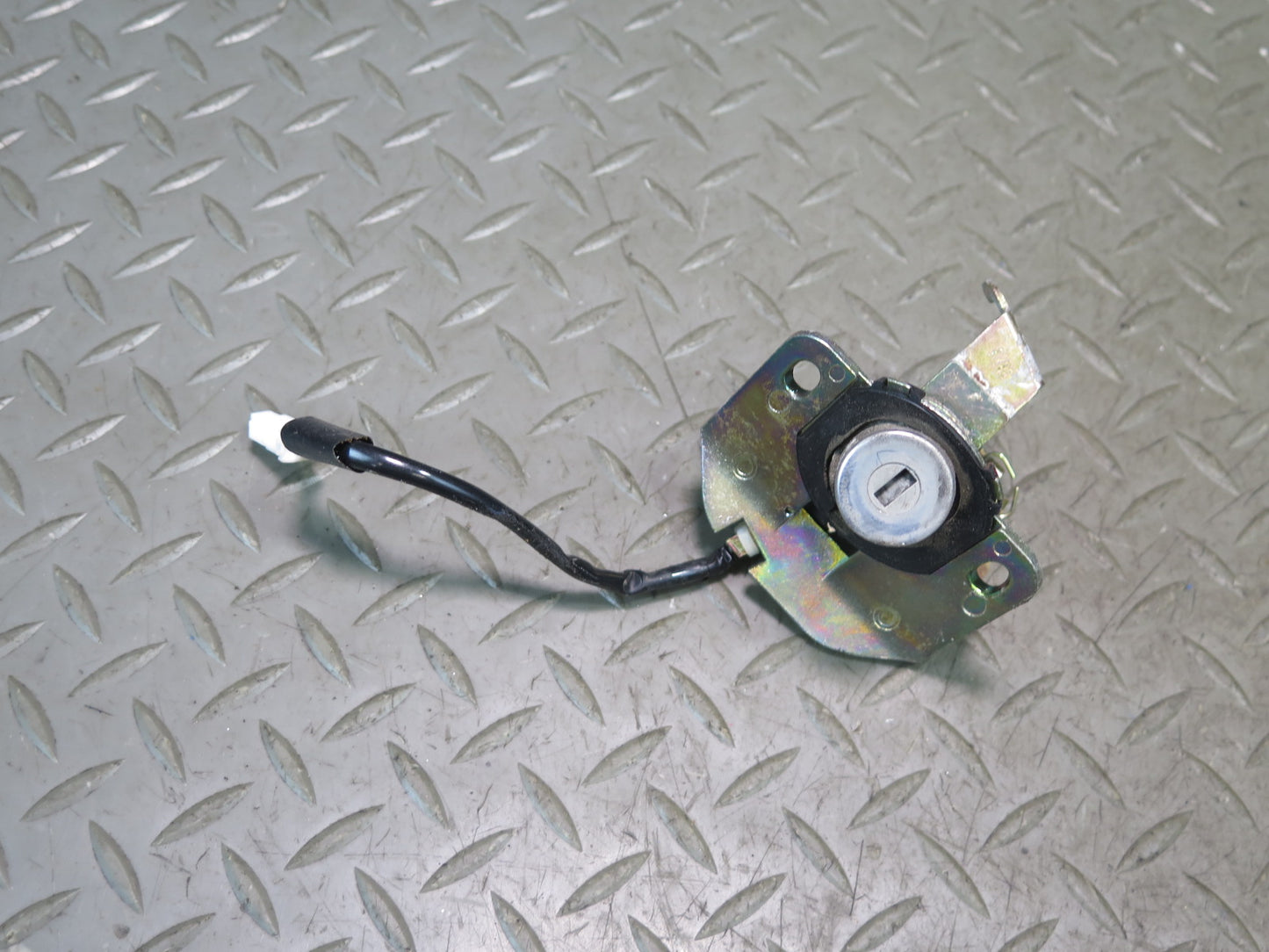 03-05 Lexus IS300 3.0L 2JZGE Sedan A/T Engine ECU ECM Ignition Lock KEY Set OEM