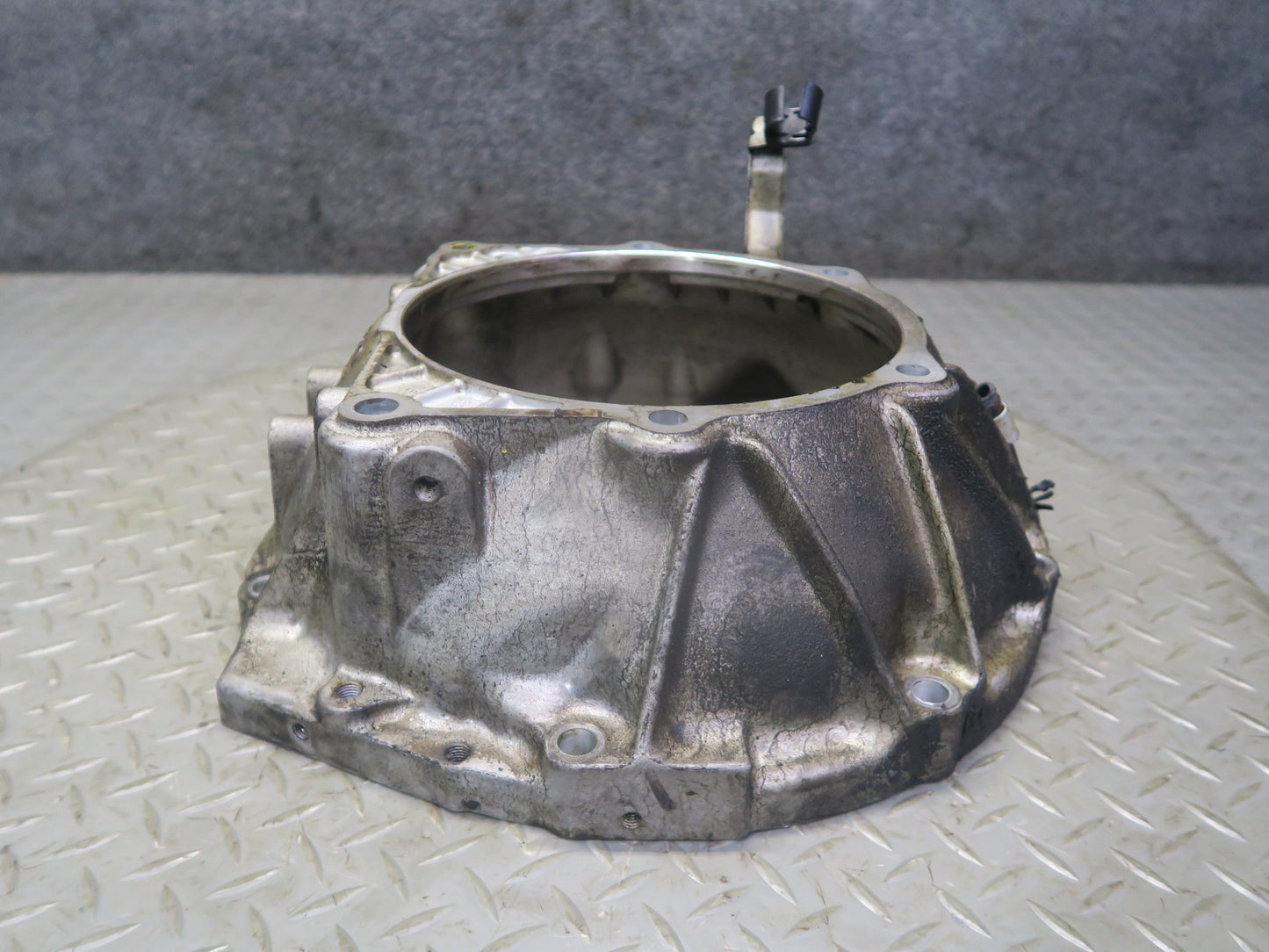 02-05 Lexus JCE10L IS300 A650E Automatic Transmission Bell Housing OEM