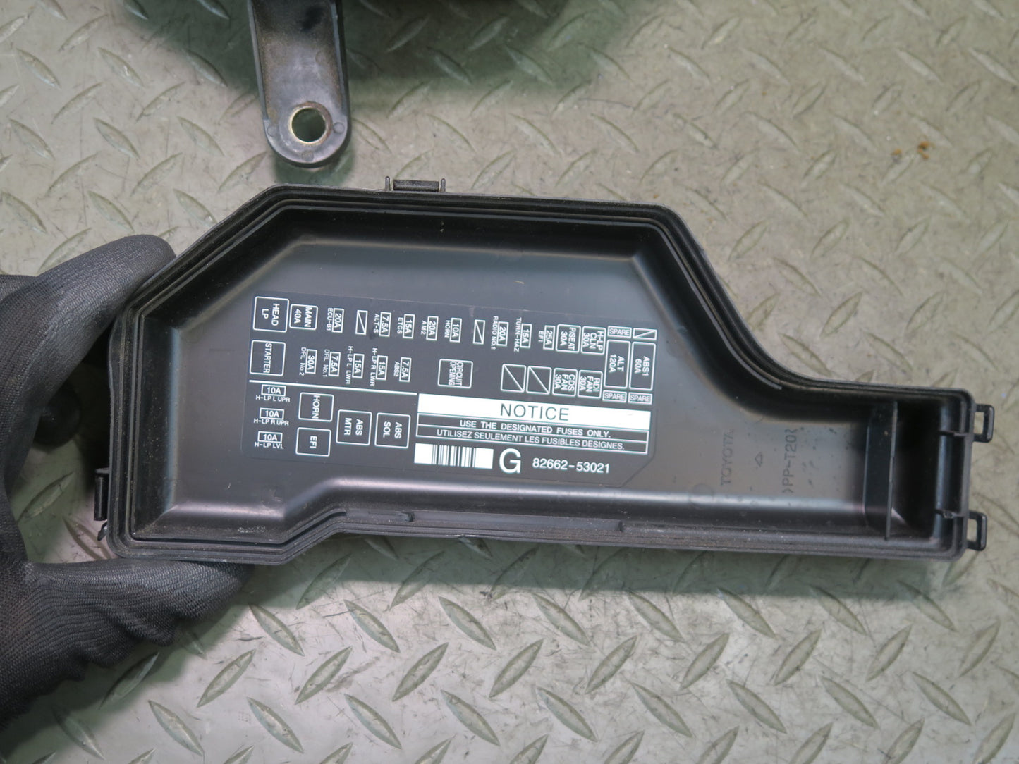 01-05 Lexus JCE10L IS300 Engine Bay Fuse Relay Box Module OEM