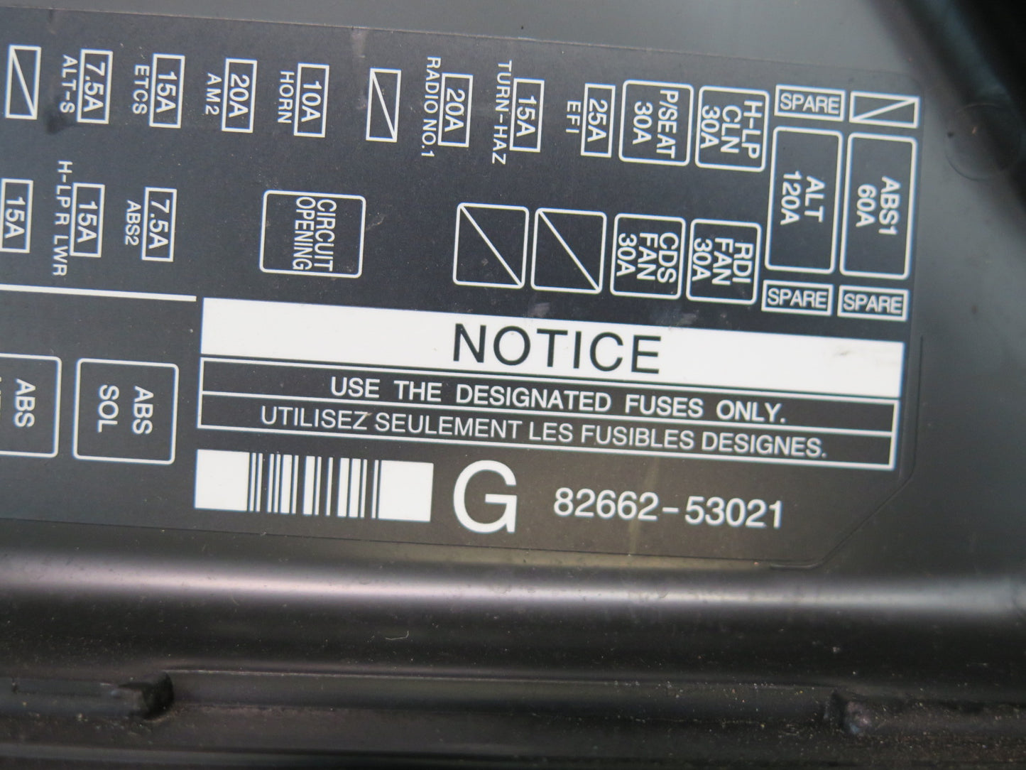 01-05 Lexus JCE10L IS300 Engine Bay Fuse Relay Box Module OEM