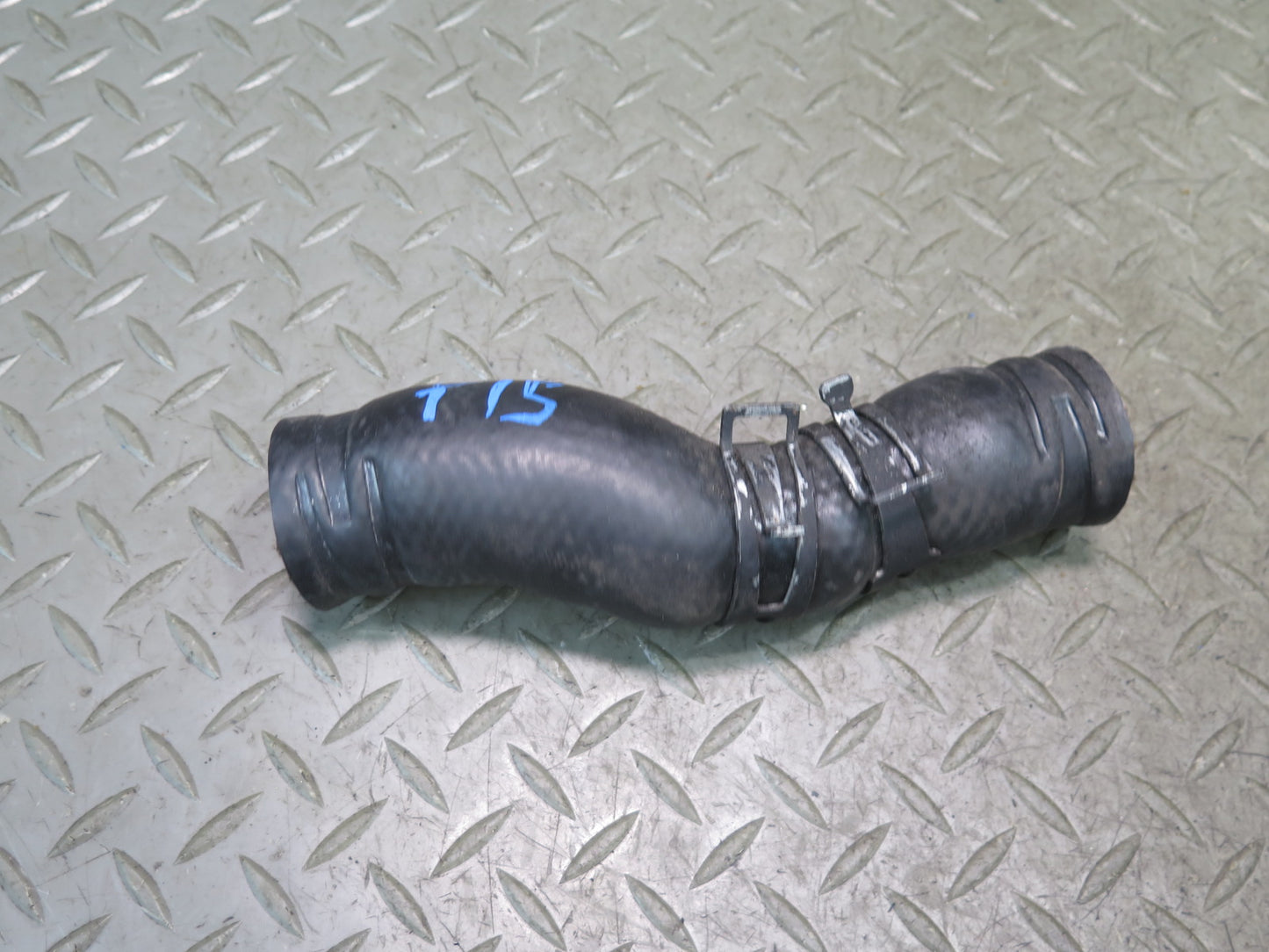 01-05 Lexus JCE10L IS300 Set of 2 Engine Coolant Radiator Hose Line OEM