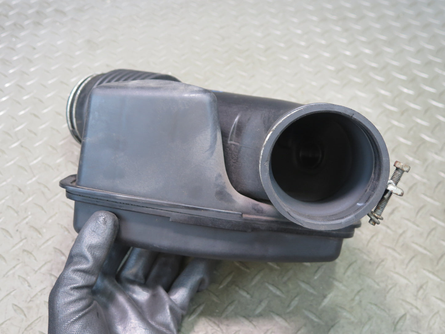 01-05 Lexus JCE10L IS300 Air Intake Clener Resonator Tube Line 17860-46160 OEM