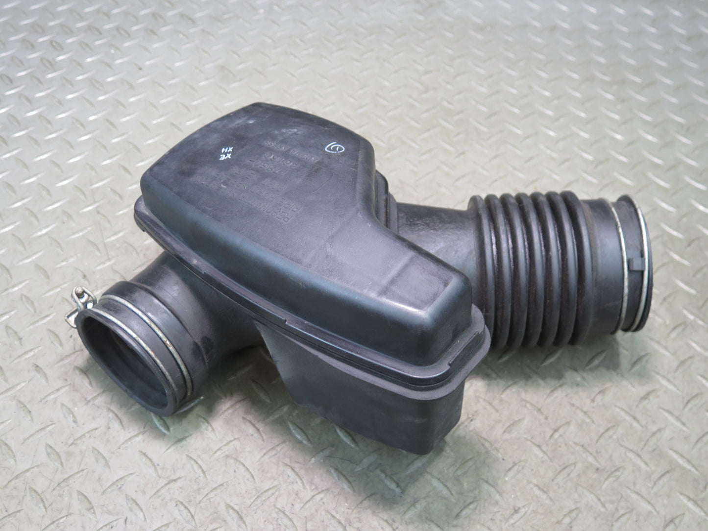 01-05 Lexus JCE10L IS300 Air Intake Clener Resonator Tube Line 17860-46160 OEM