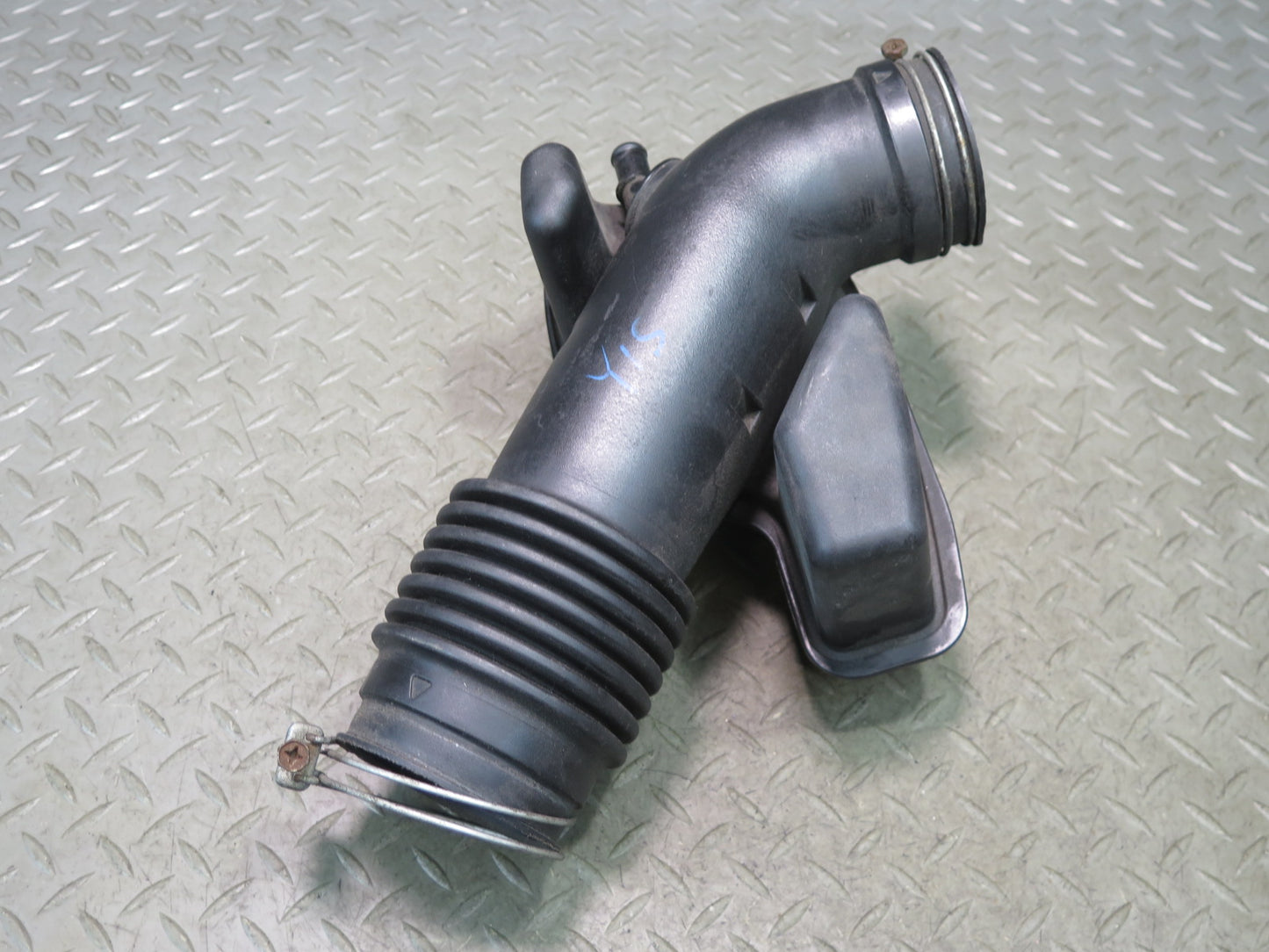 01-05 Lexus JCE10L IS300 Air Intake Clener Resonator Tube Line 17860-46160 OEM