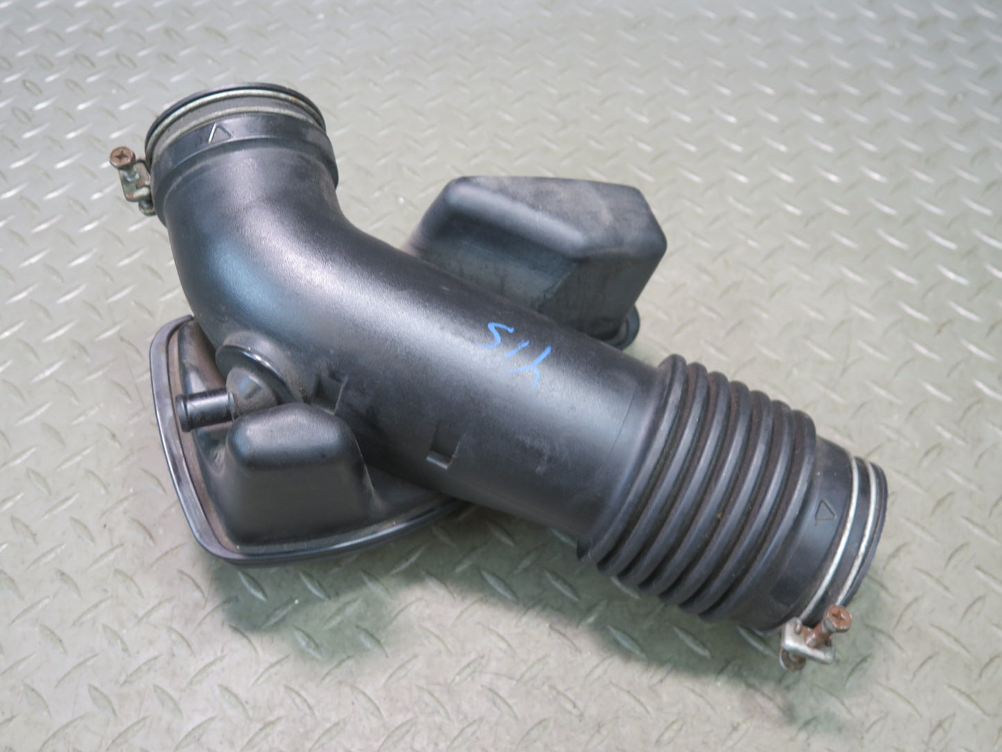 01-05 Lexus JCE10L IS300 Air Intake Clener Resonator Tube Line 17860-46160 OEM