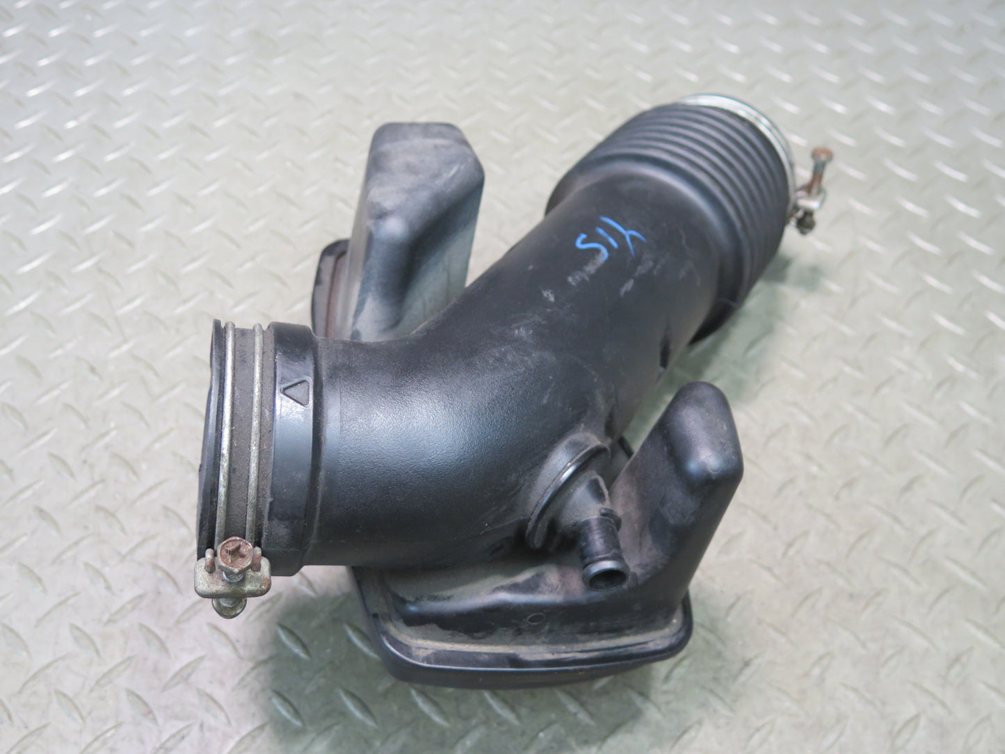 01-05 Lexus JCE10L IS300 Air Intake Clener Resonator Tube Line 17860-46160 OEM