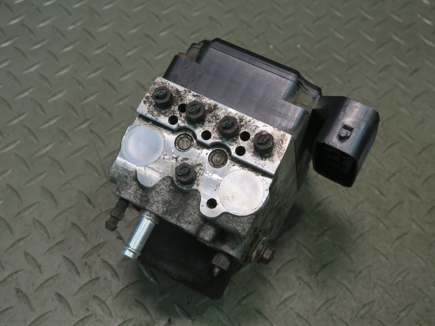 02-05 Lexus JCE10L IS300 Anti Lock Brake ABS Pump Module 44540-53020 OEM