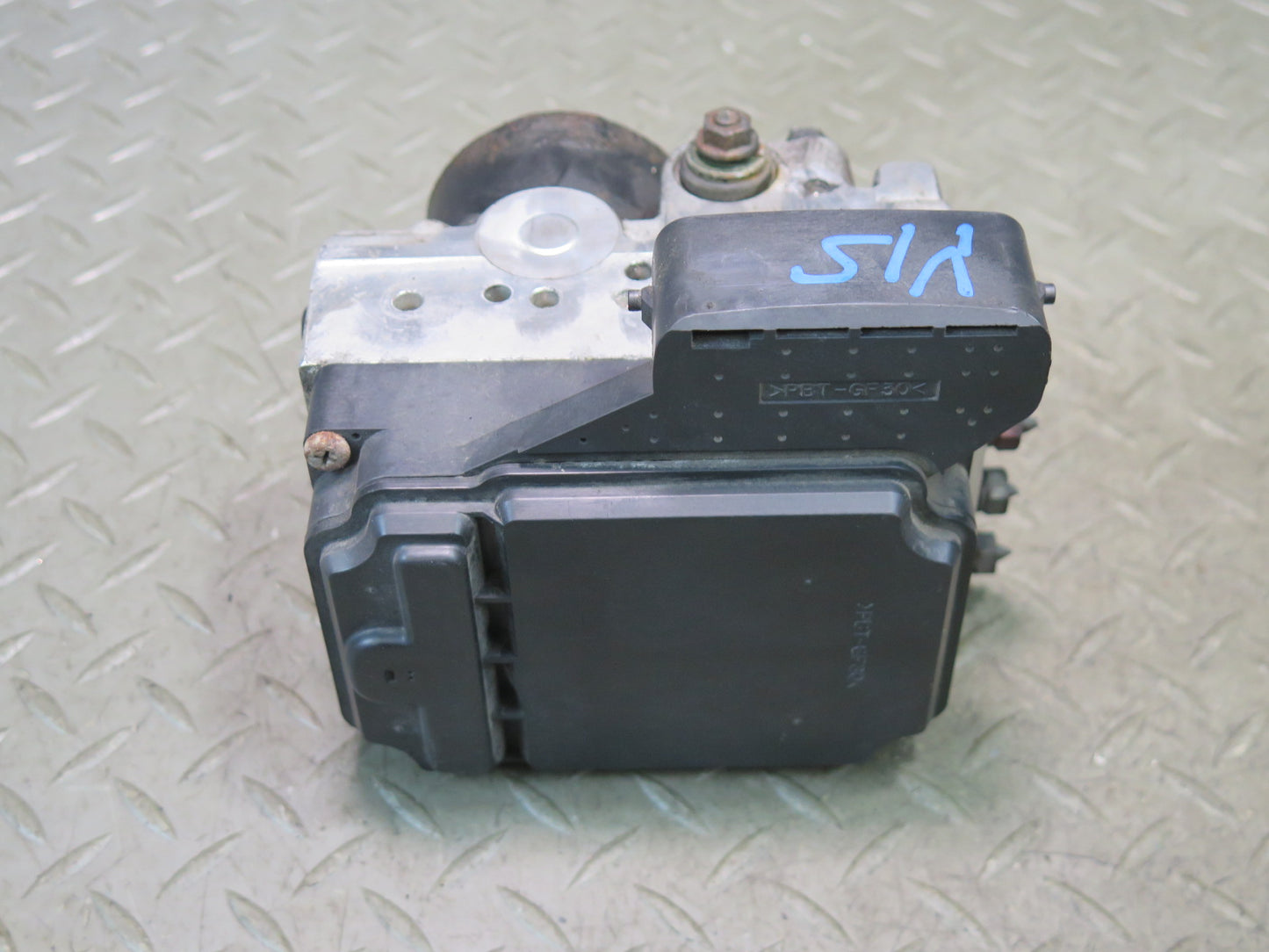 02-05 Lexus JCE10L IS300 Anti Lock Brake ABS Pump Module 44540-53020 OEM
