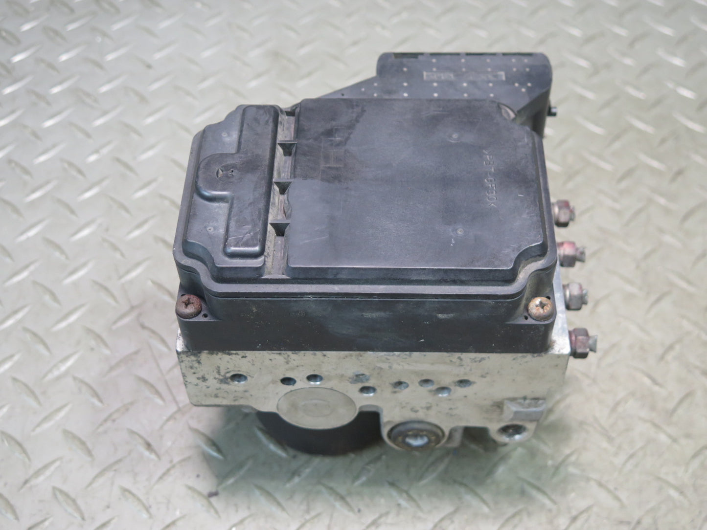 02-05 Lexus JCE10L IS300 Anti Lock Brake ABS Pump Module 44540-53020 OEM