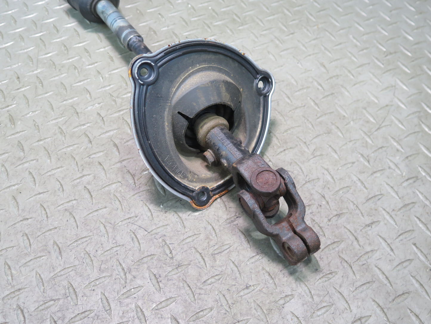 01-05 Lexus JCE10L IS300 Steering Column U Joint Linkage Shaft w Dust Boots OEM