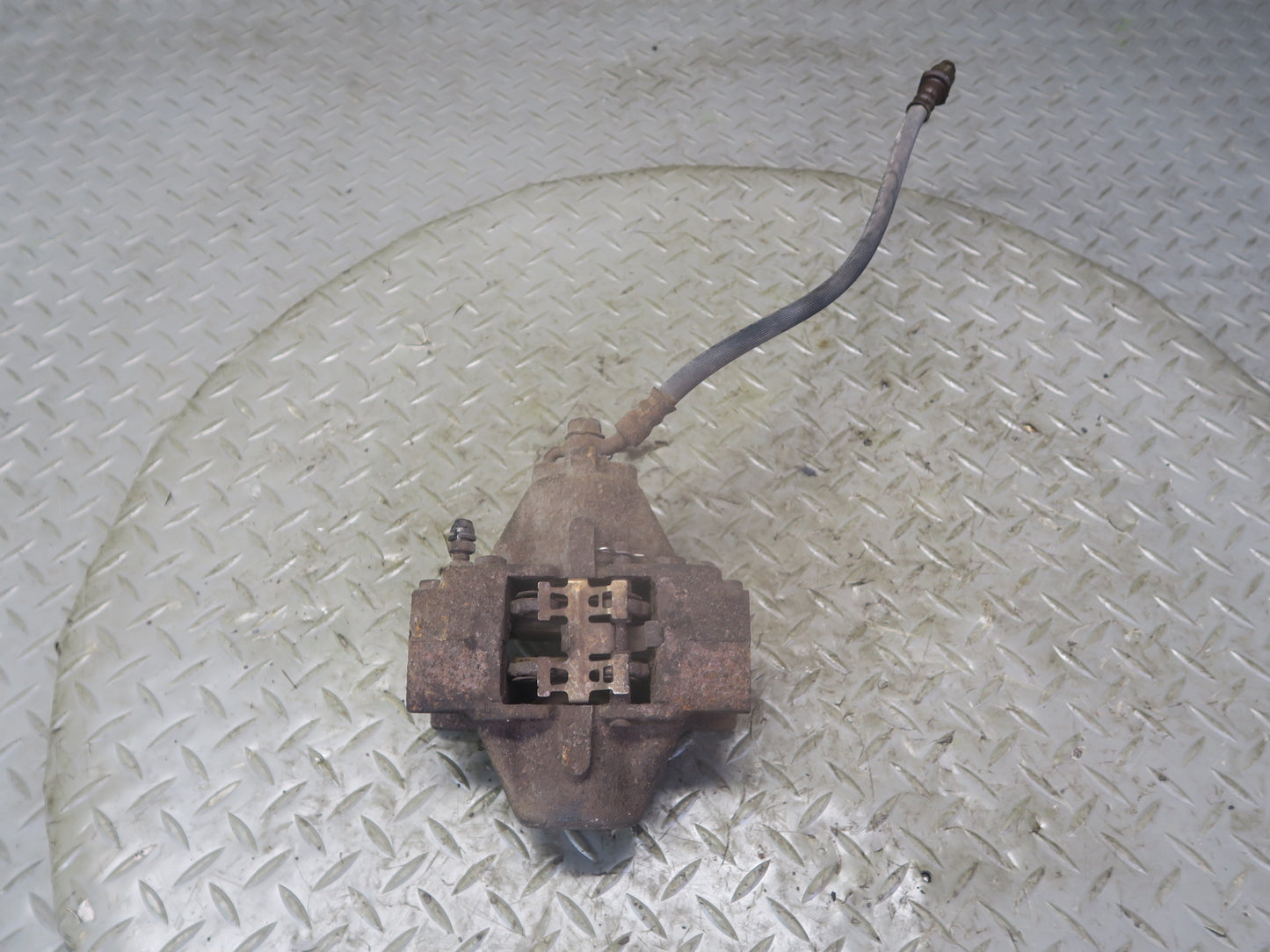 01-05 Lexus JCE10L IS300 Set of 2 Rear Left & Right Brake Caliper OEM