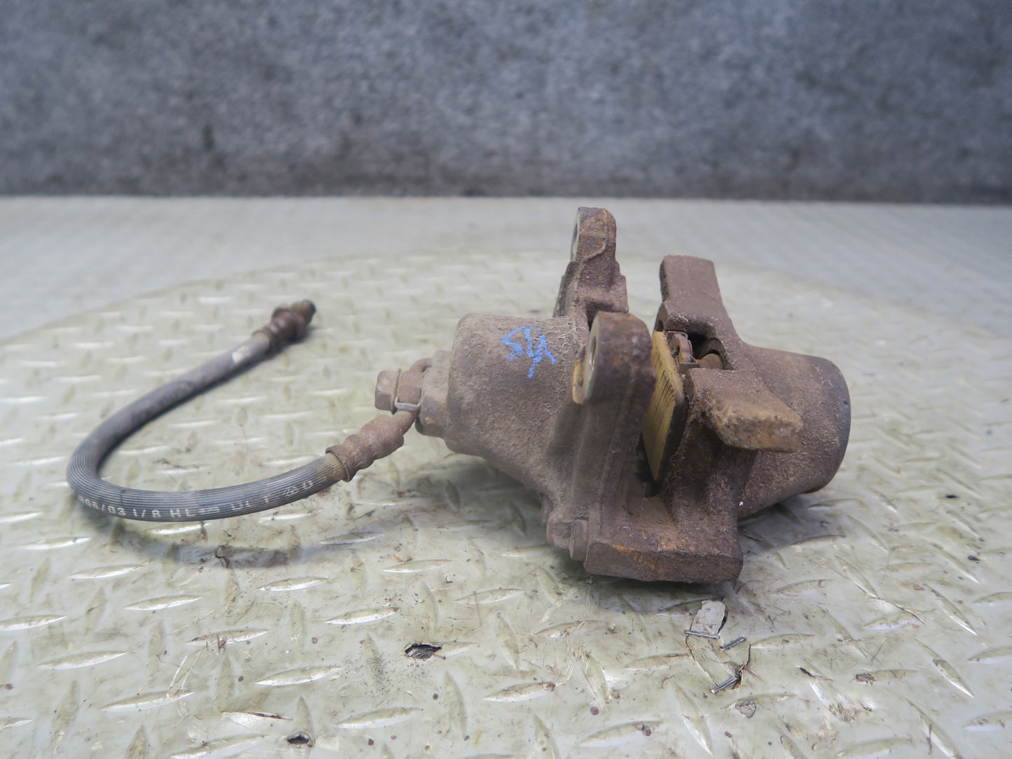 01-05 Lexus JCE10L IS300 Set of 2 Rear Left & Right Brake Caliper OEM