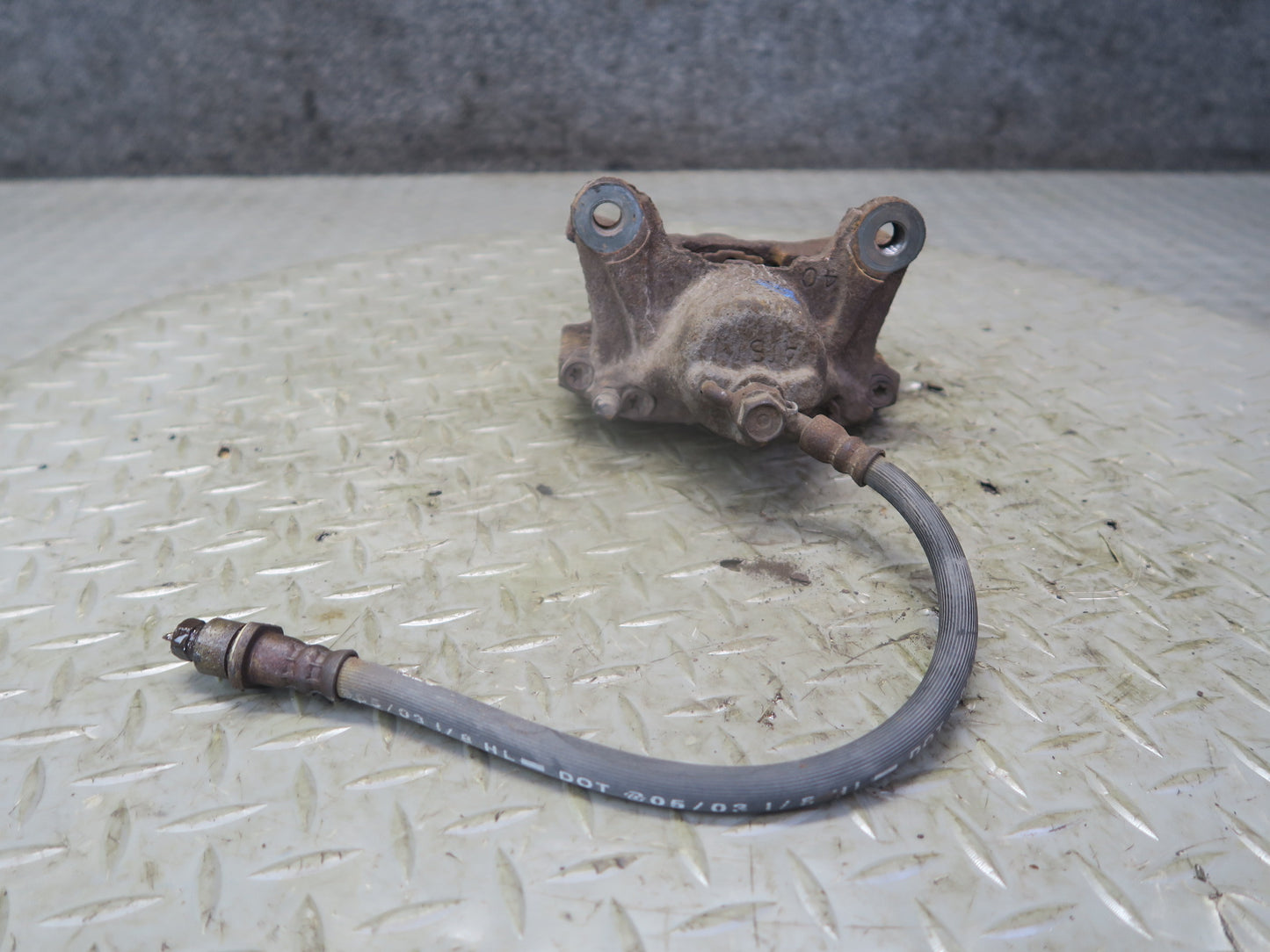01-05 Lexus JCE10L IS300 Set of 2 Rear Left & Right Brake Caliper OEM