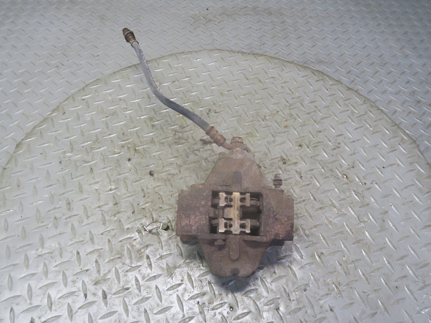 01-05 Lexus JCE10L IS300 Set of 2 Rear Left & Right Brake Caliper OEM