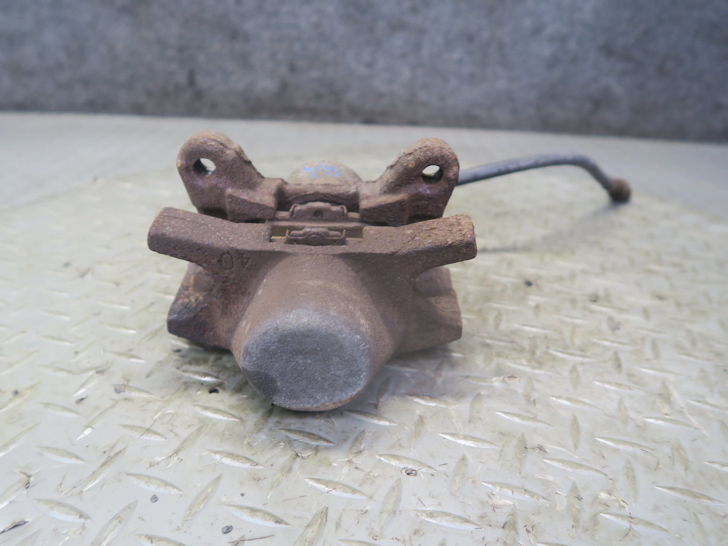 01-05 Lexus JCE10L IS300 Set of 2 Rear Left & Right Brake Caliper OEM