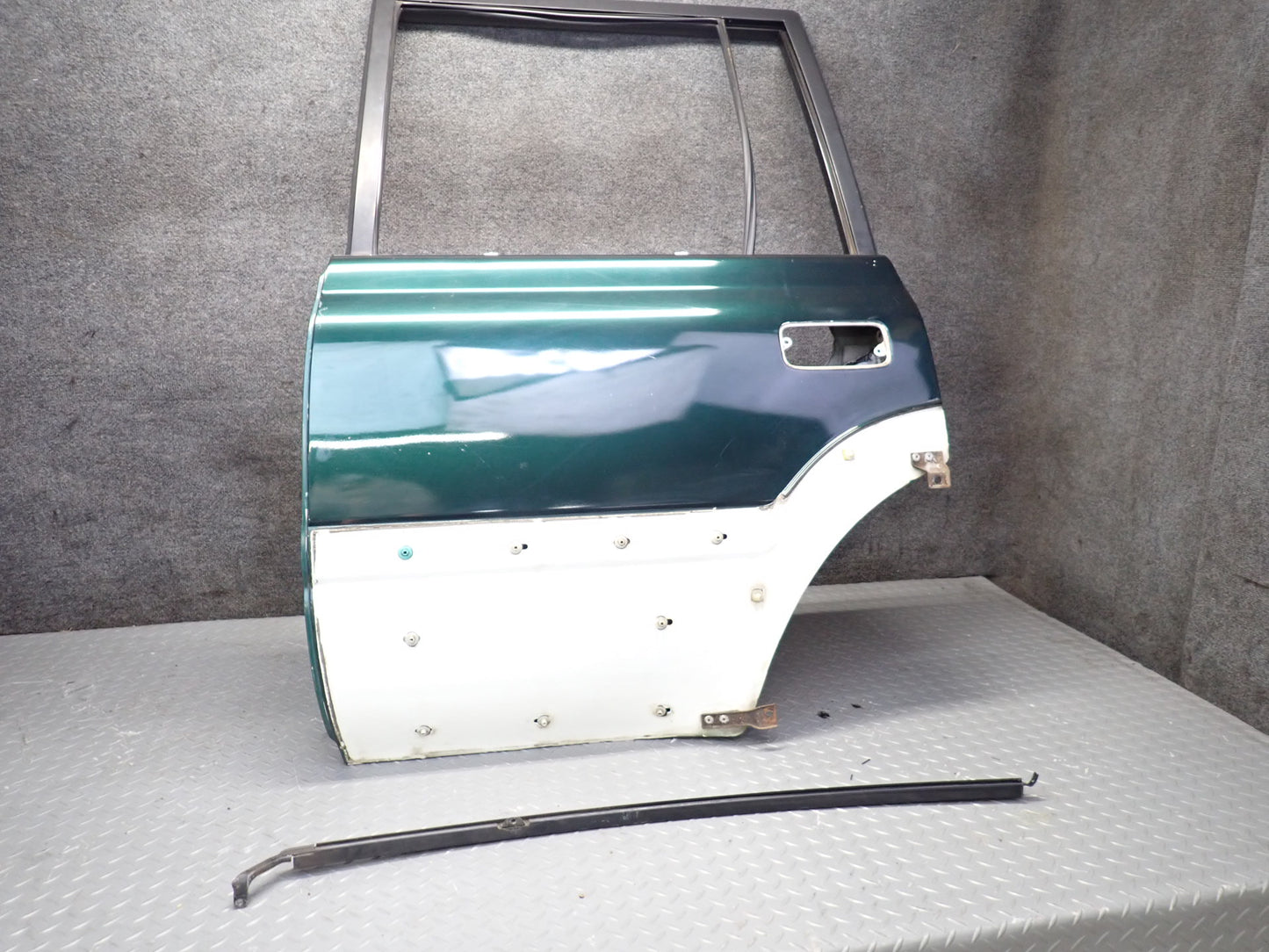 1996-1997 Lexus FZJ80L LX450 Rear Left Door Shell Panel Green