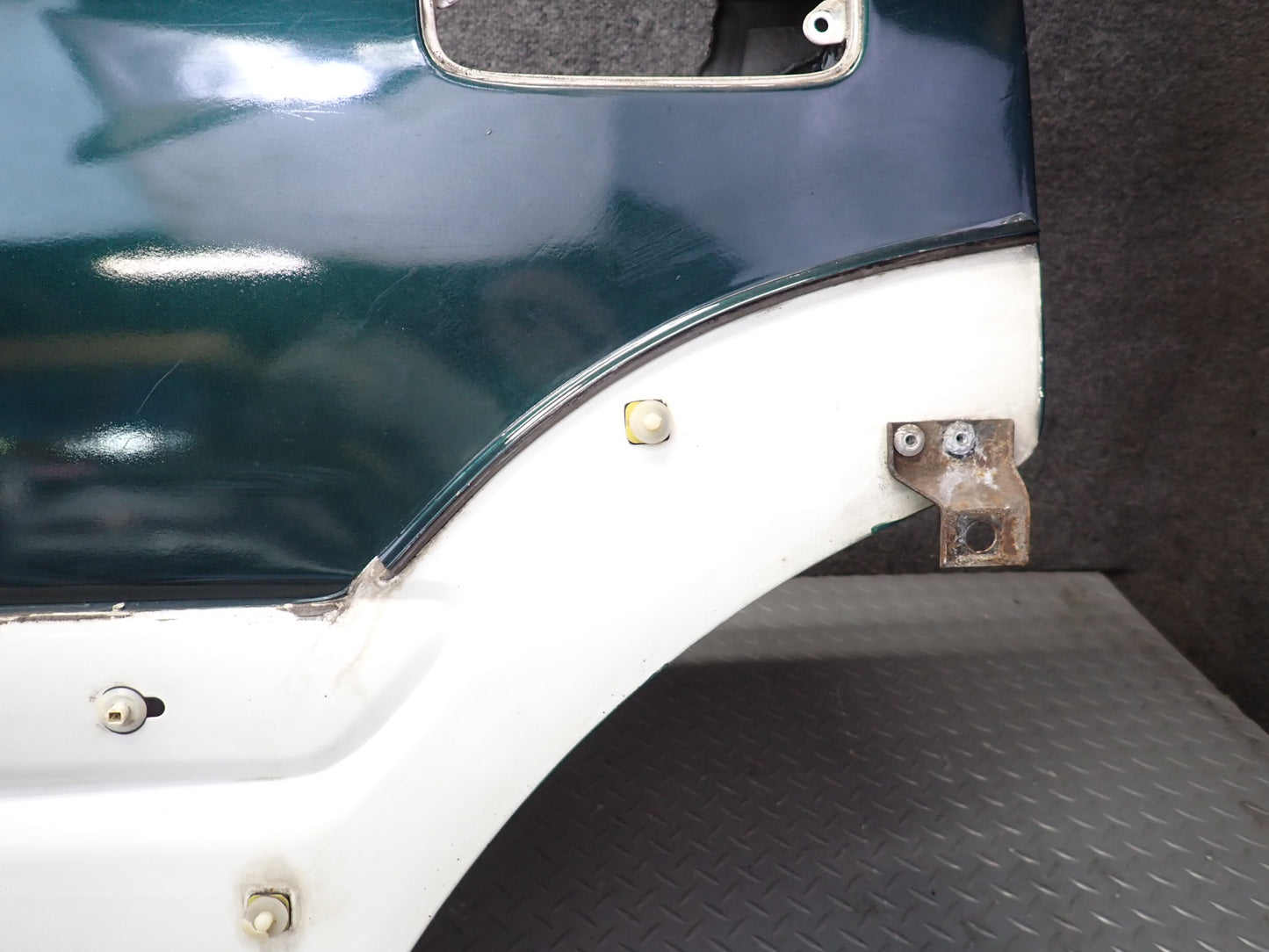 1996-1997 Lexus FZJ80L LX450 Rear Left Door Shell Panel Green