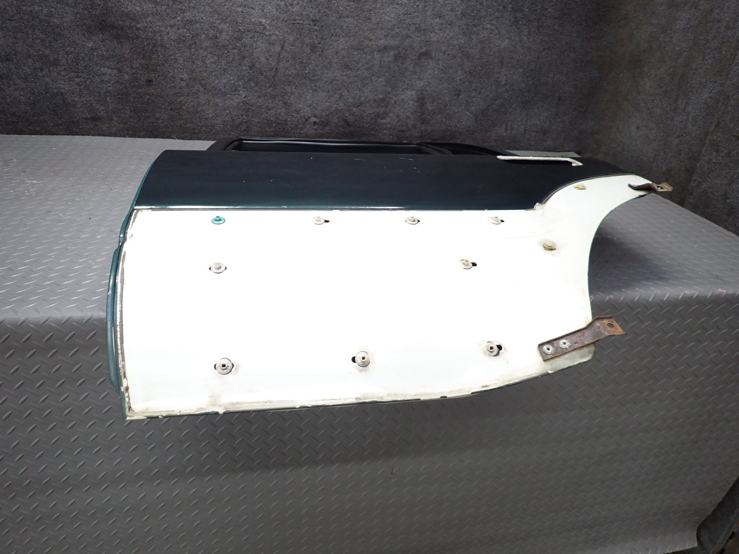 1996-1997 Lexus FZJ80L LX450 Rear Left Door Shell Panel Green