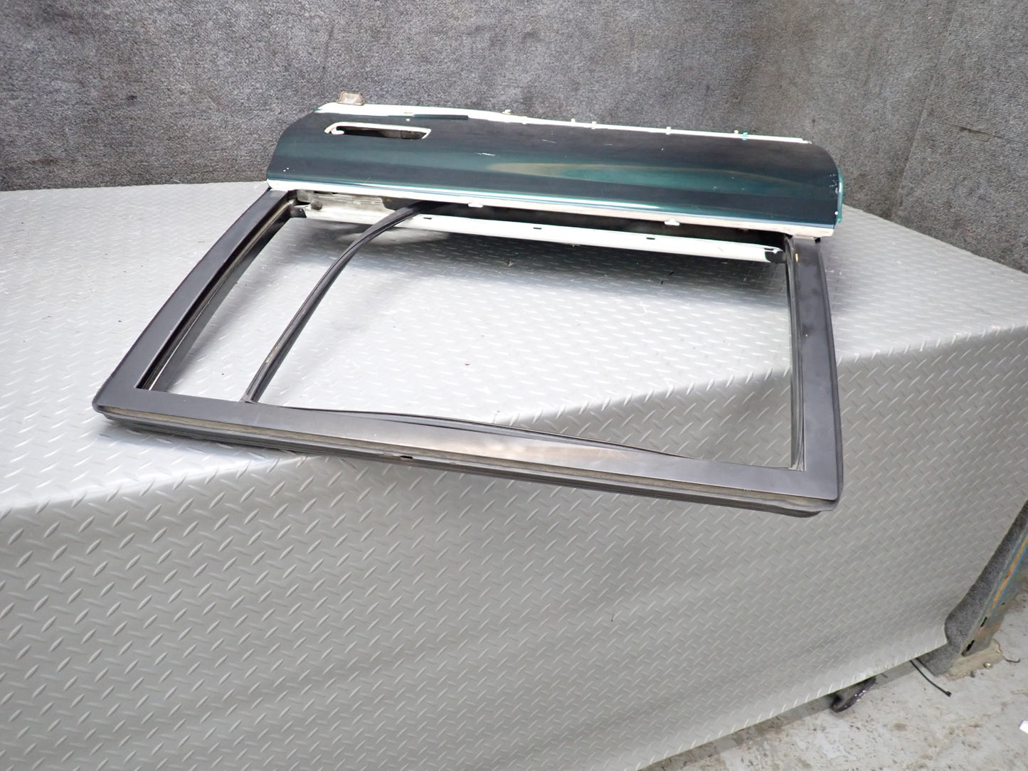 1996-1997 Lexus FZJ80L LX450 Rear Left Door Shell Panel Green