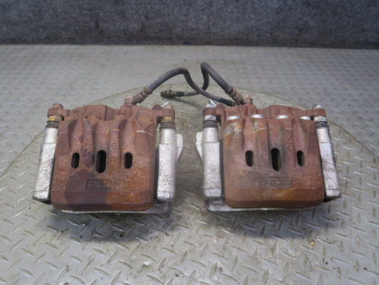 01-05 Lexus JCE10L IS300 Set of 2 Front Left & Right Brake Caliper OEM